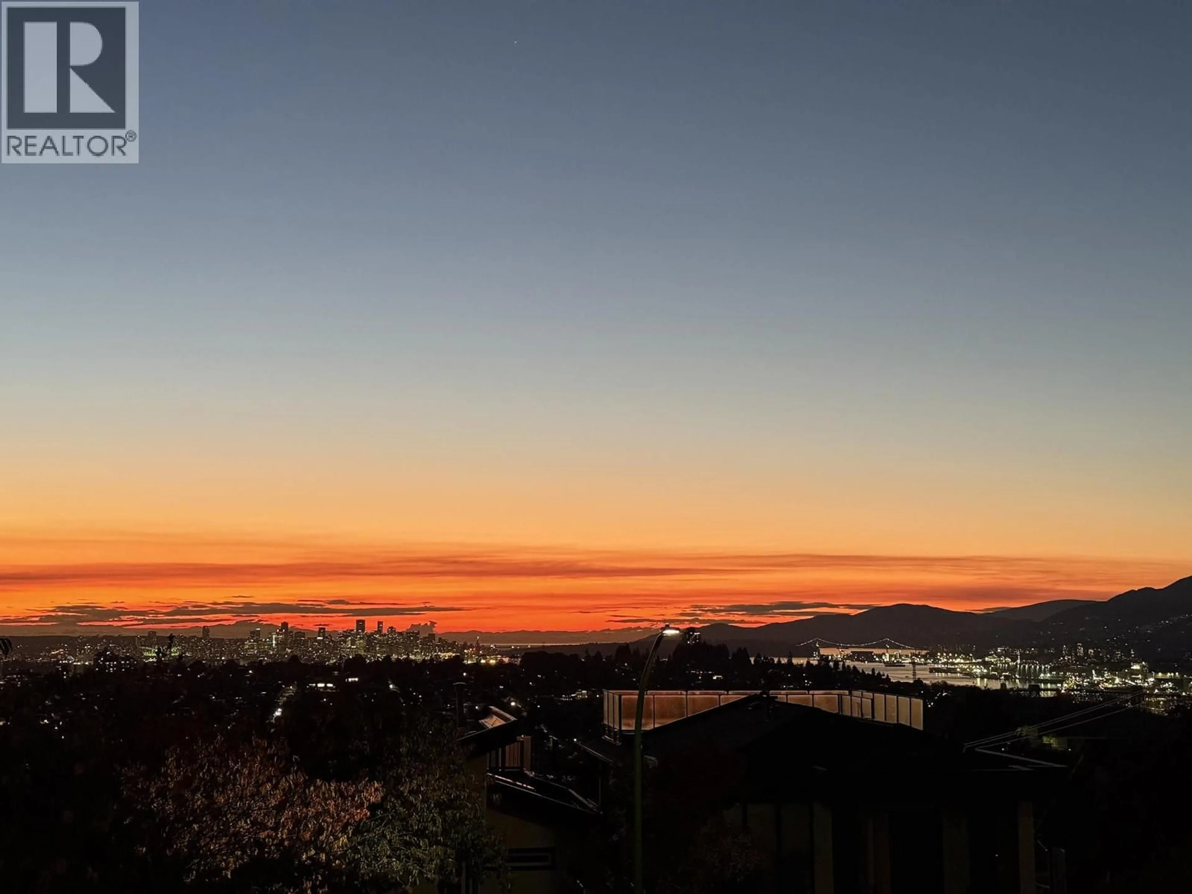 A pic from outside/outdoor area/front of a property/back of a property/a pic from drone, mountain view for 18 HYTHE AVENUE, Burnaby British Columbia V5B3H7
