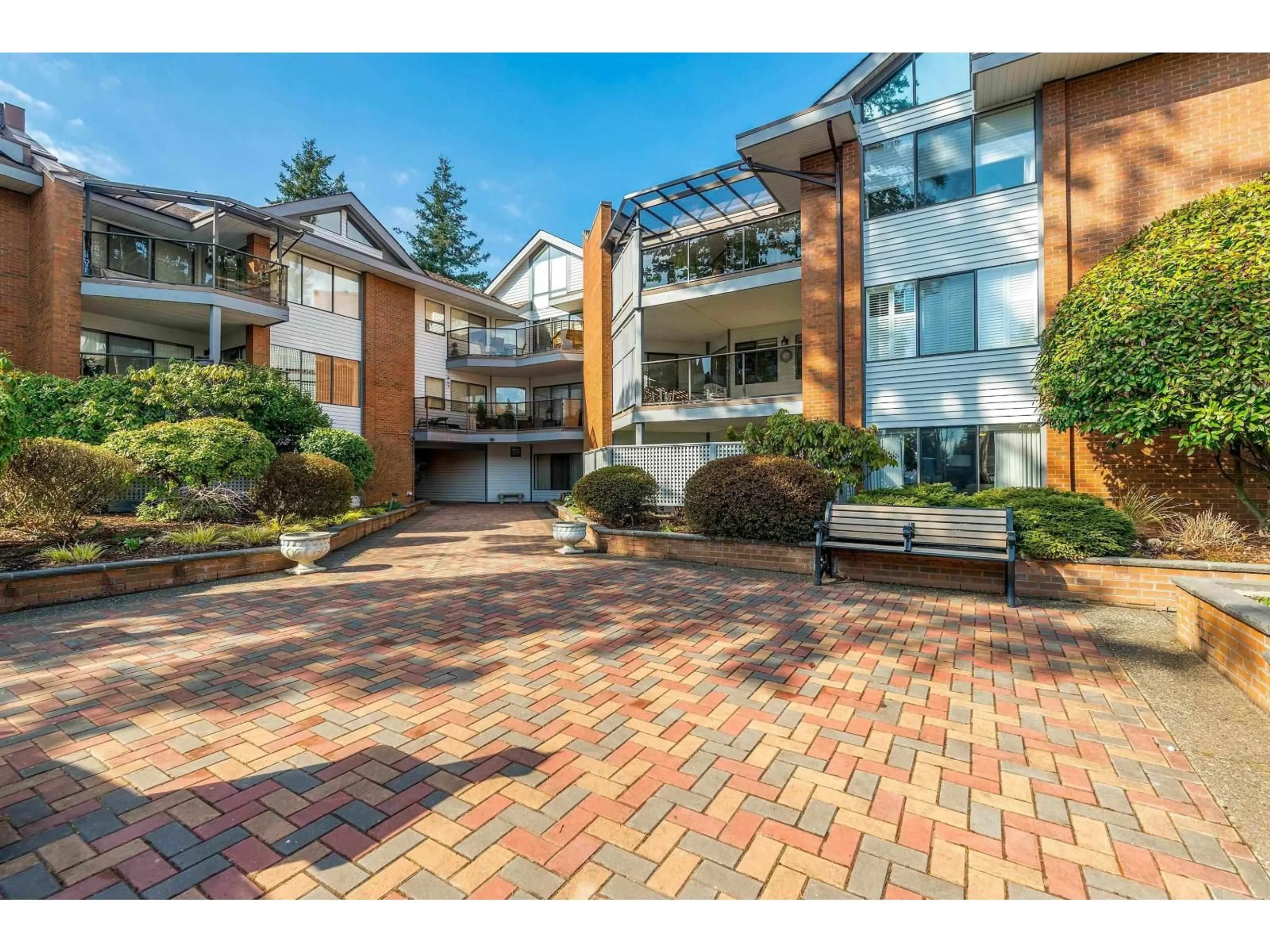 Unknown for 305 - 15270 17 AVENUE, Surrey British Columbia V4A1T9