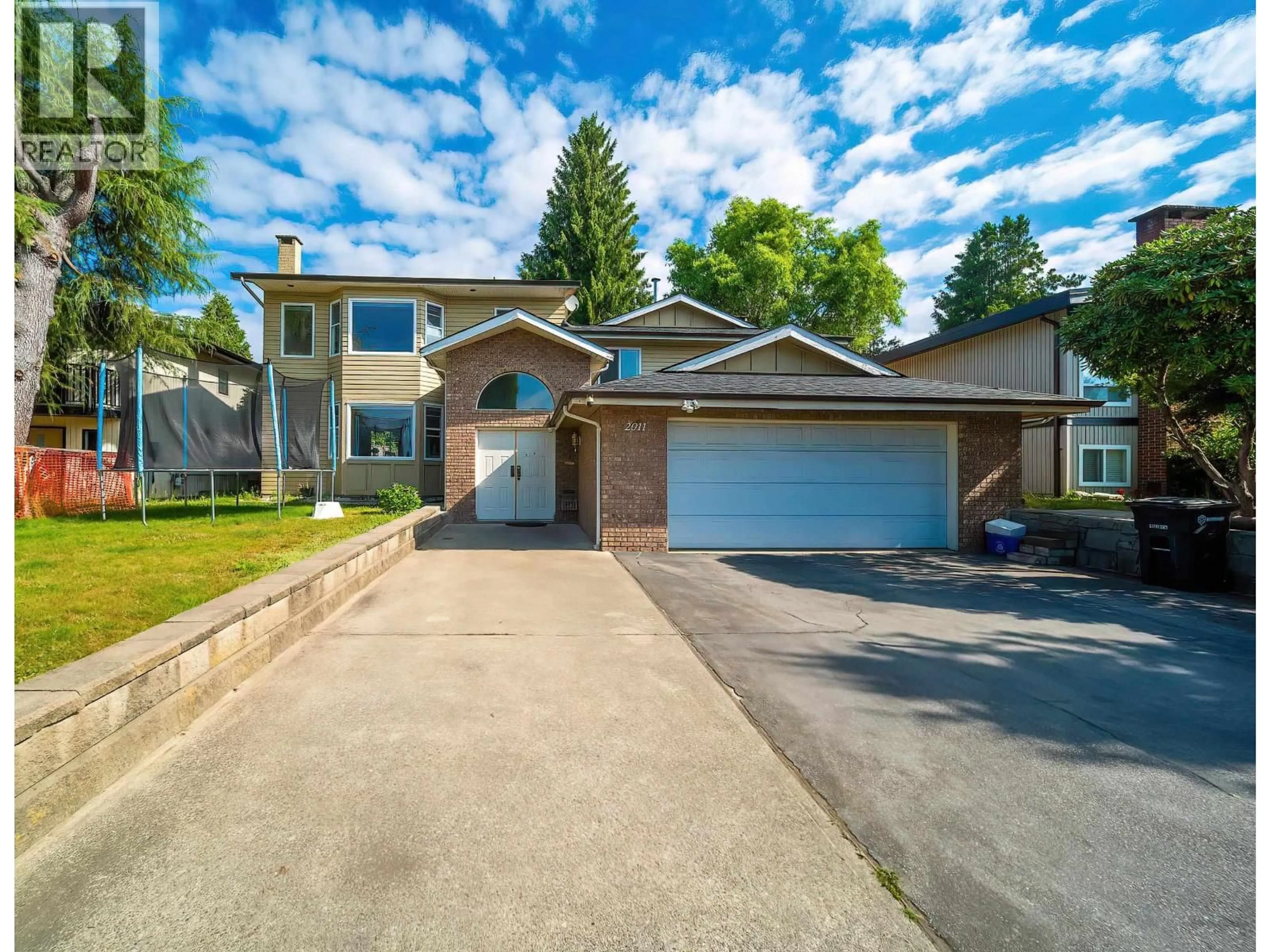 Home with vinyl exterior material, street for 2011 PAULUS CRES, Burnaby British Columbia V5A2M2