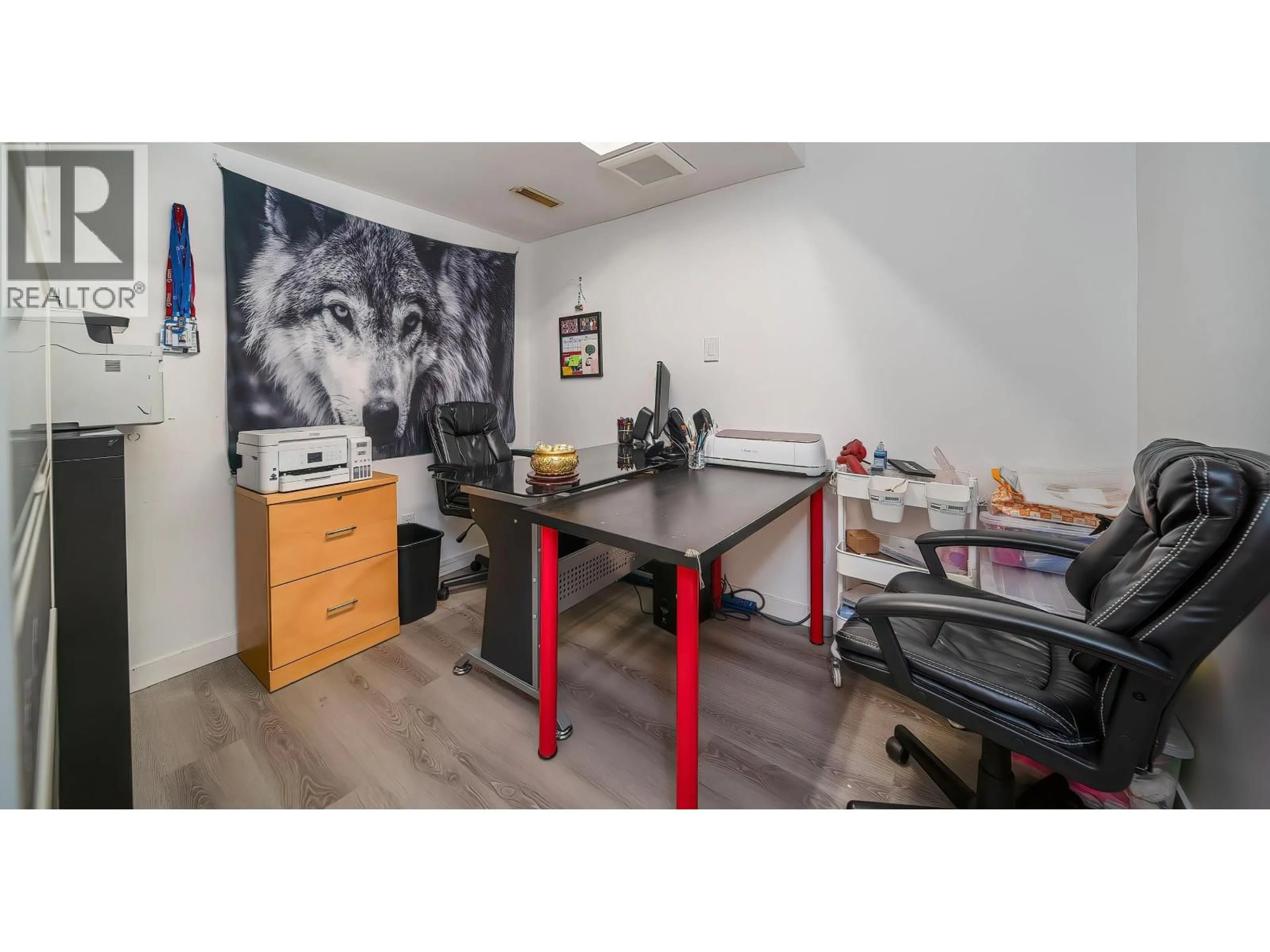 A pic of a room for 2011 PAULUS CRES, Burnaby British Columbia V5A2M2