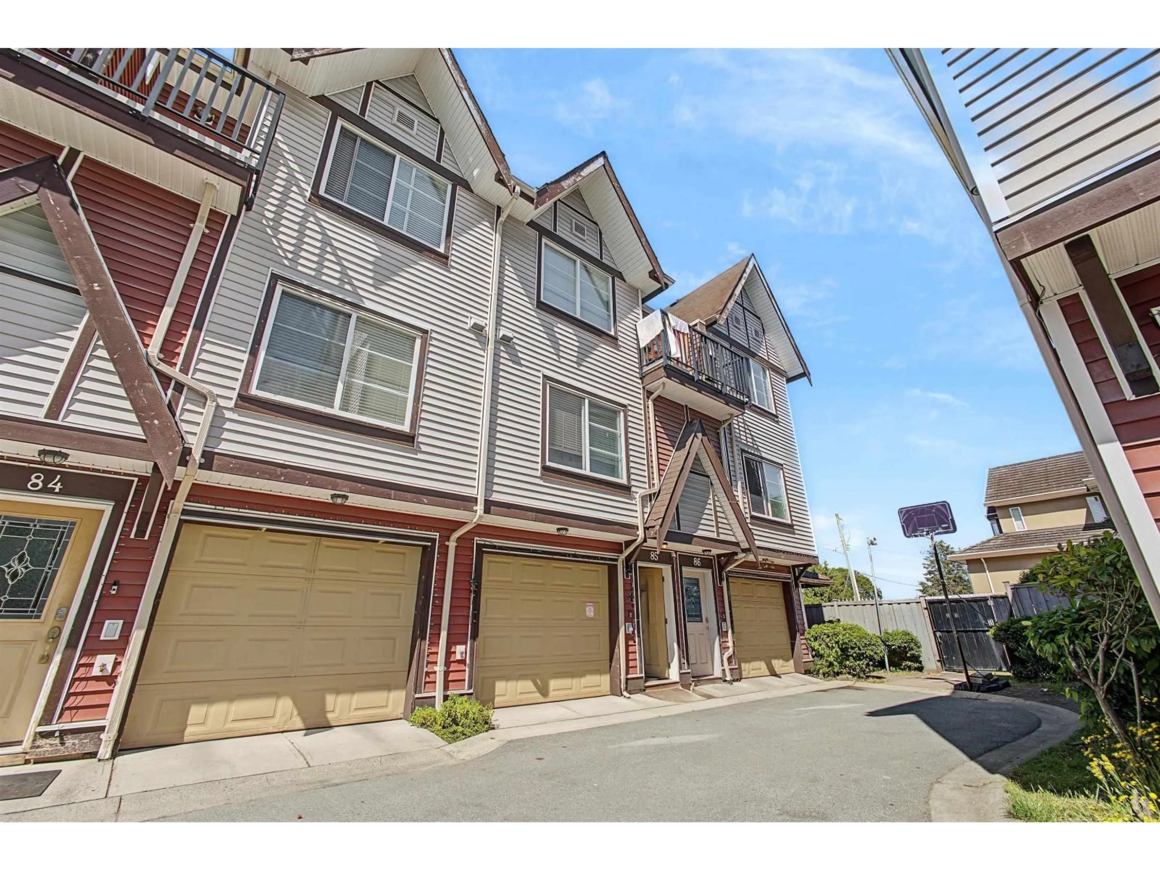 A pic from outside/outdoor area/front of a property/back of a property/a pic from drone, street for 85 - 9405 121 STREET, Surrey British Columbia V3V0A9
