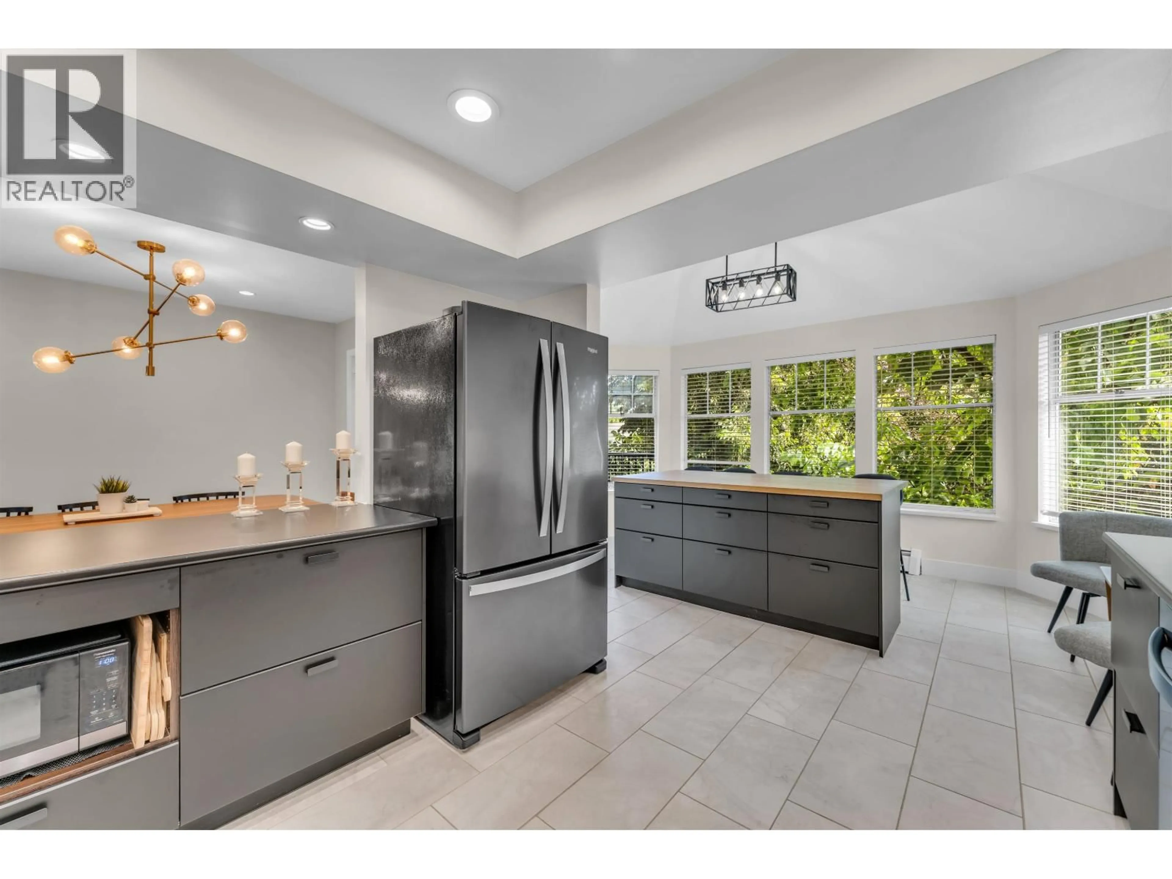 Open concept kitchen, ceramic/tile floor for 10 - 1140 FALCON DRIVE, Coquitlam British Columbia V3E2J6