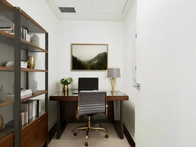 303 - 1588 JOHNSTON ROAD, White Rock 5