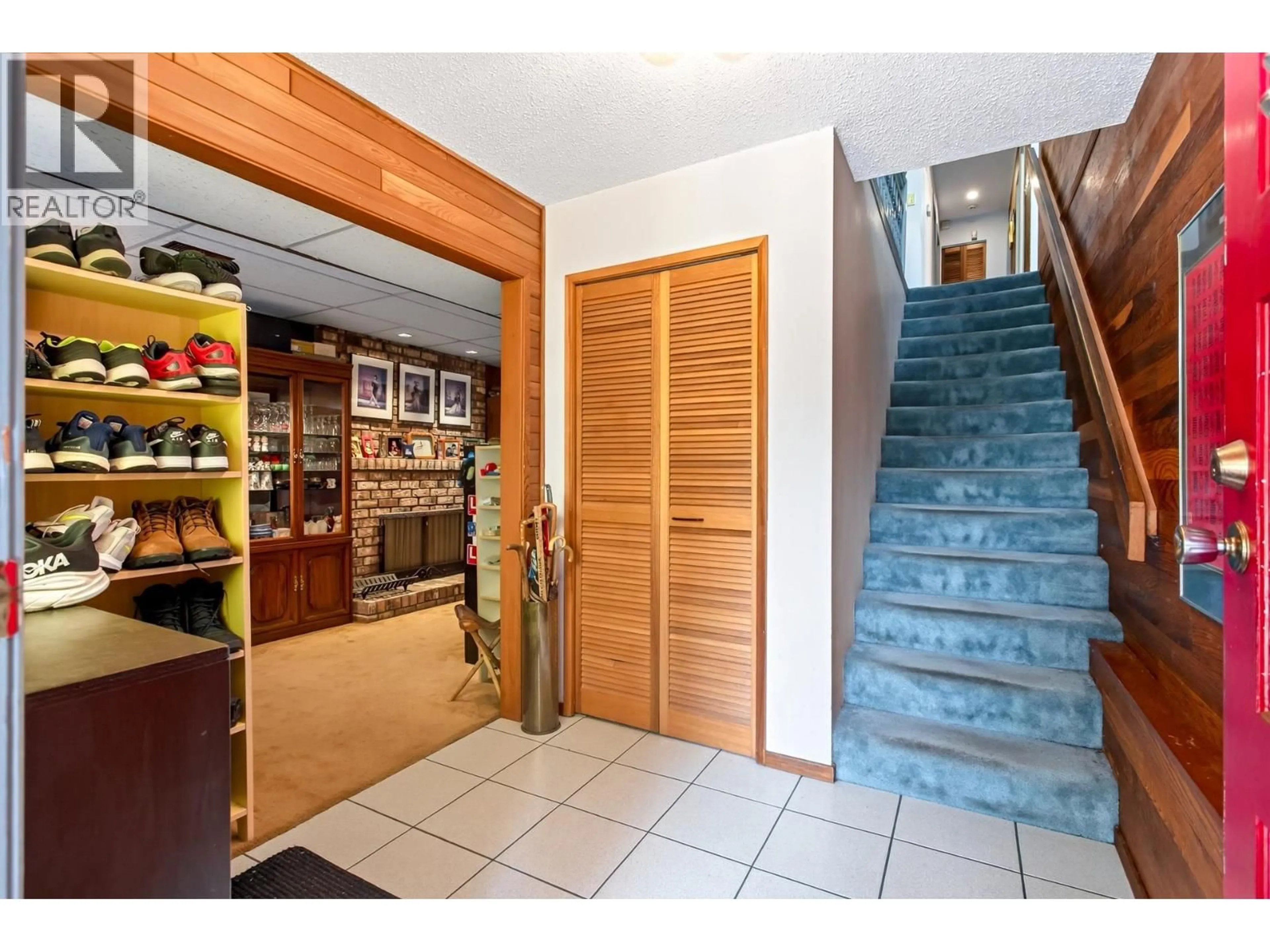Indoor foyer for 6610 TODERICK STREET, Vancouver British Columbia V5S3N1