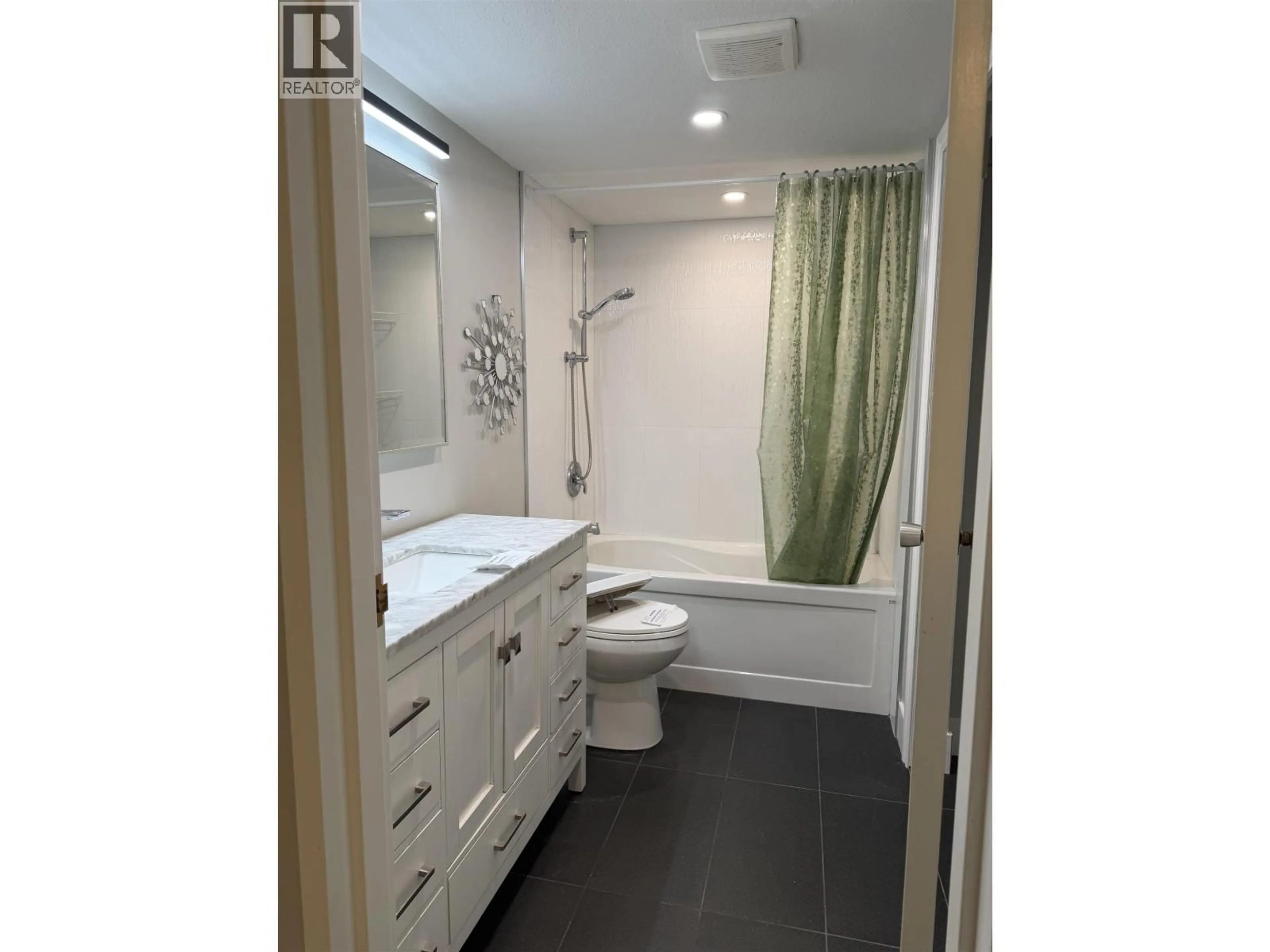 Standard bathroom, unknown for 223 - 1202 LONDON STREET, New Westminster British Columbia V3M5Z6