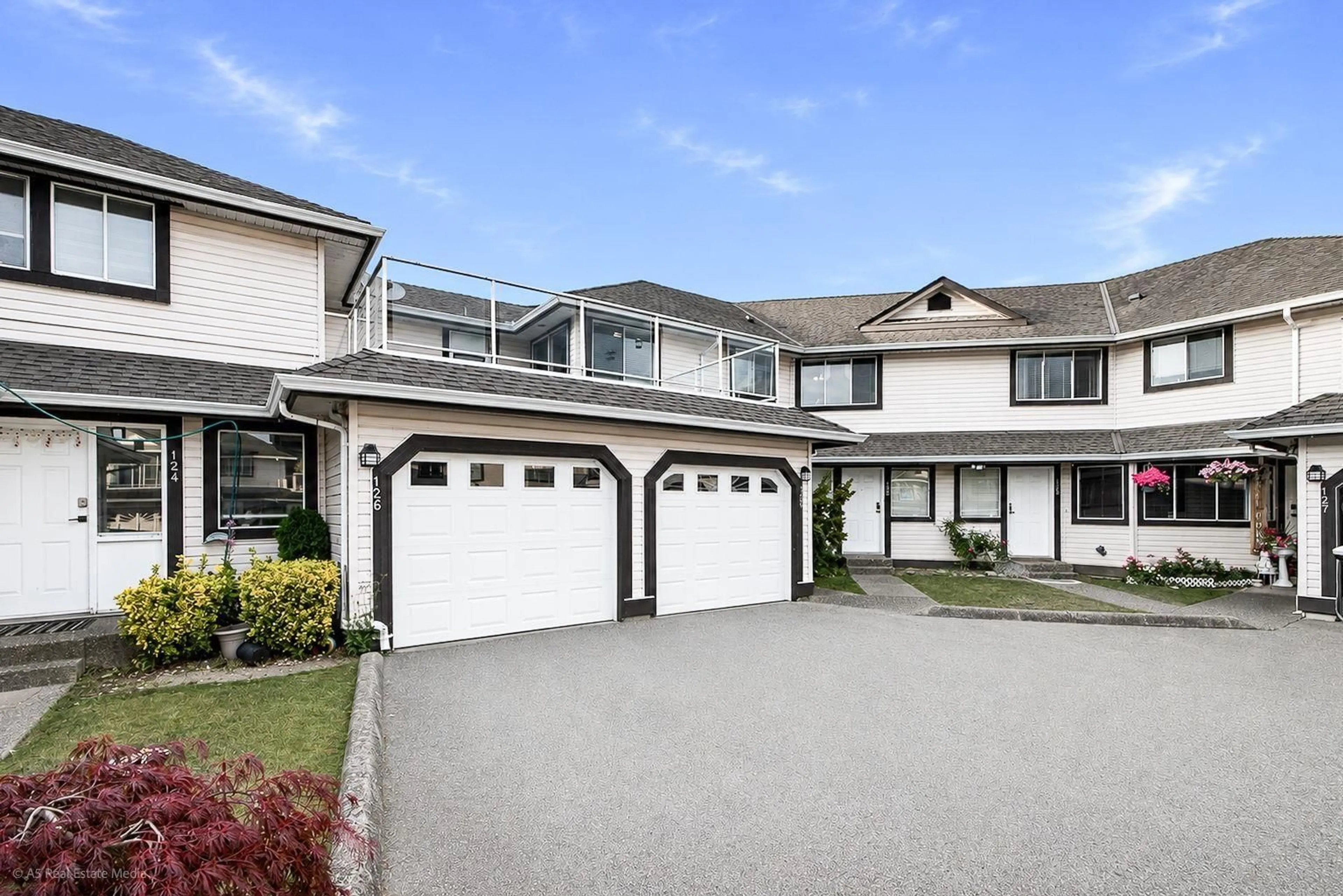 Home with vinyl exterior material, street for 126 - 3080 TOWNLINE ROAD, Abbotsford British Columbia V2T5M2