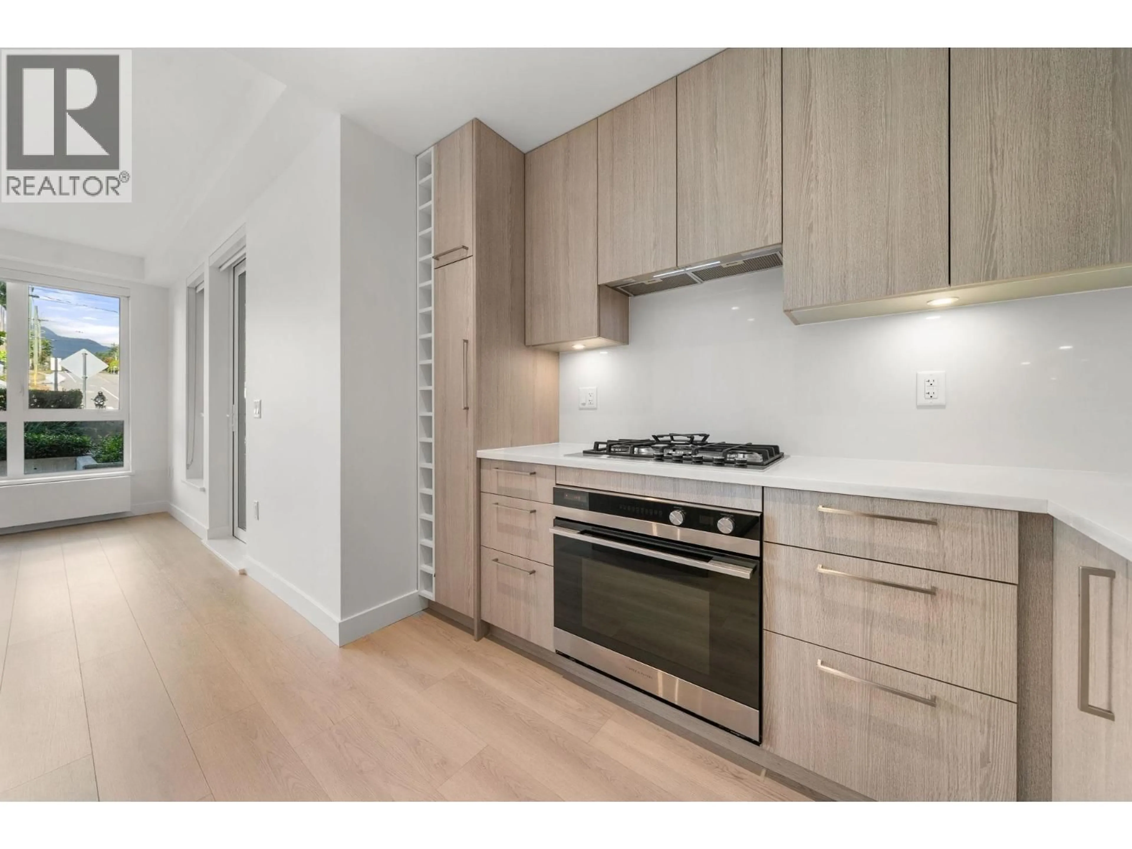Standard kitchen, unknown for 115 - 747 3RD STREET, North Vancouver British Columbia V7L1G8