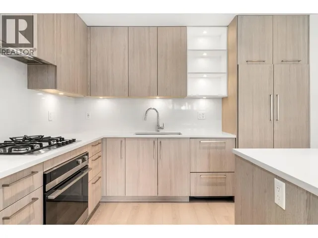 115 - 747 3RD STREET, North Vancouver 3