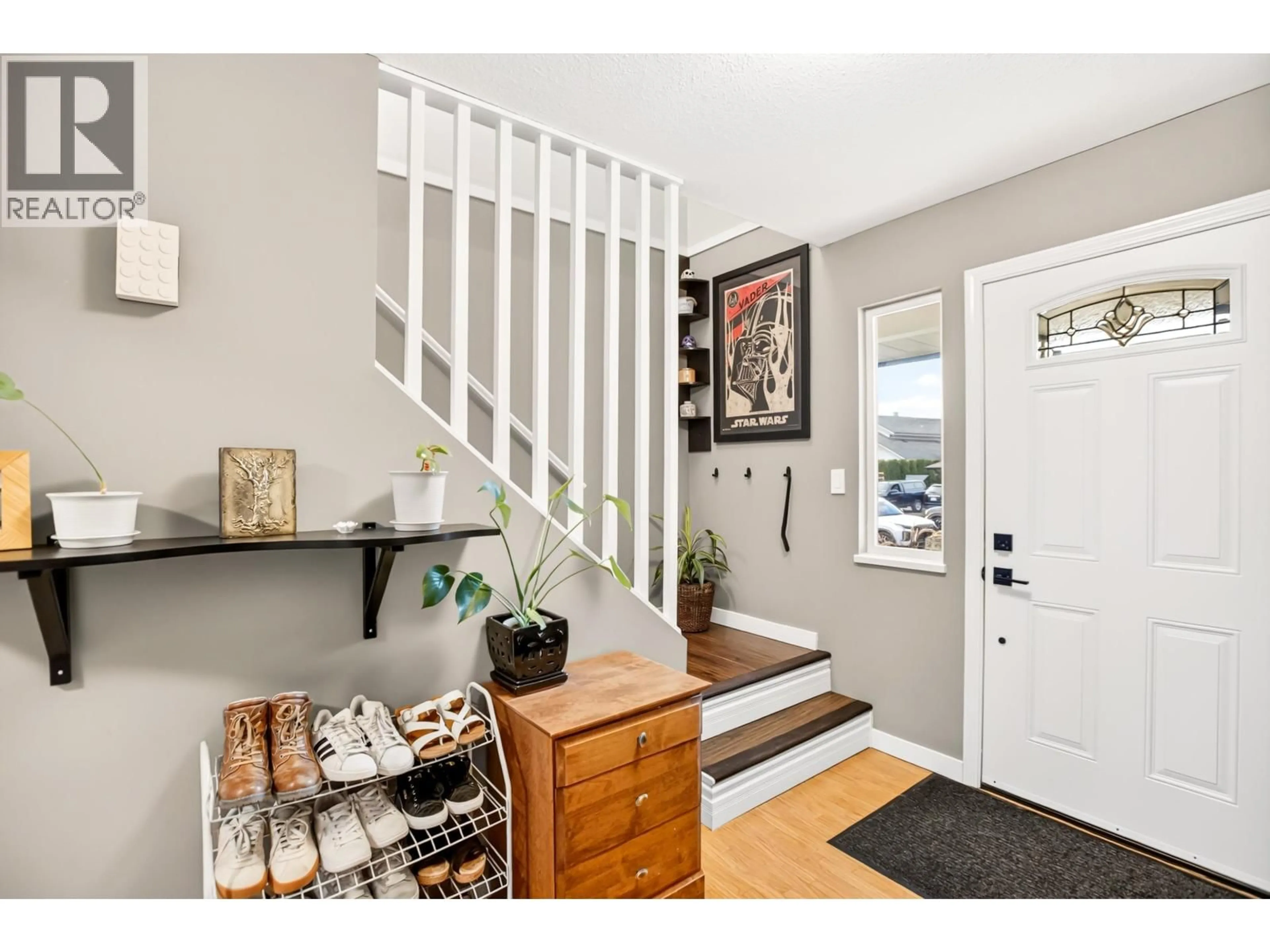 Indoor entryway for 12119 CHERRYWOOD DRIVE, Maple Ridge British Columbia V2X9K4