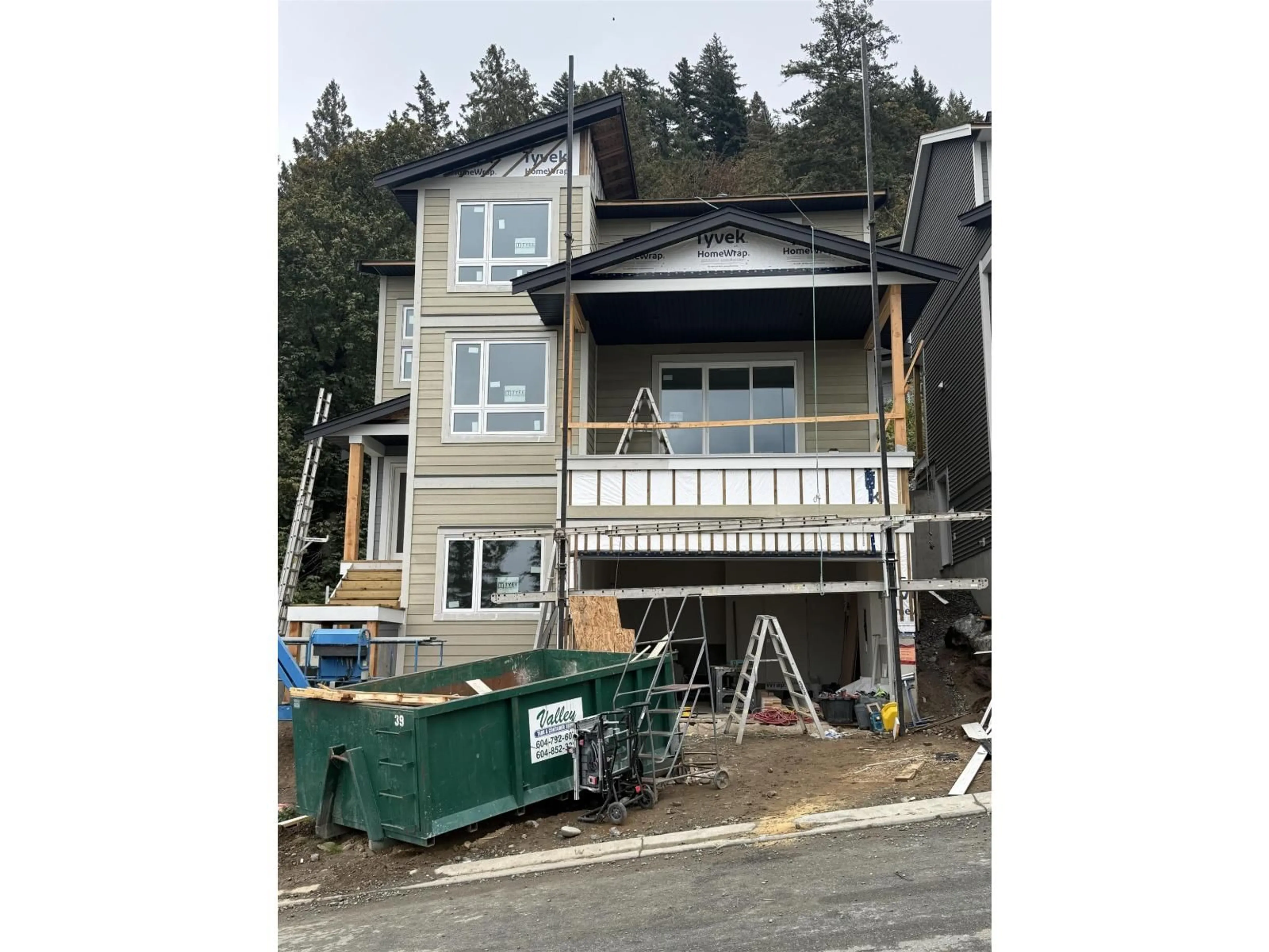 Home with vinyl exterior material, building for 54 - 6262 REXFORD DRIVE, Chilliwack British Columbia V2R6B4