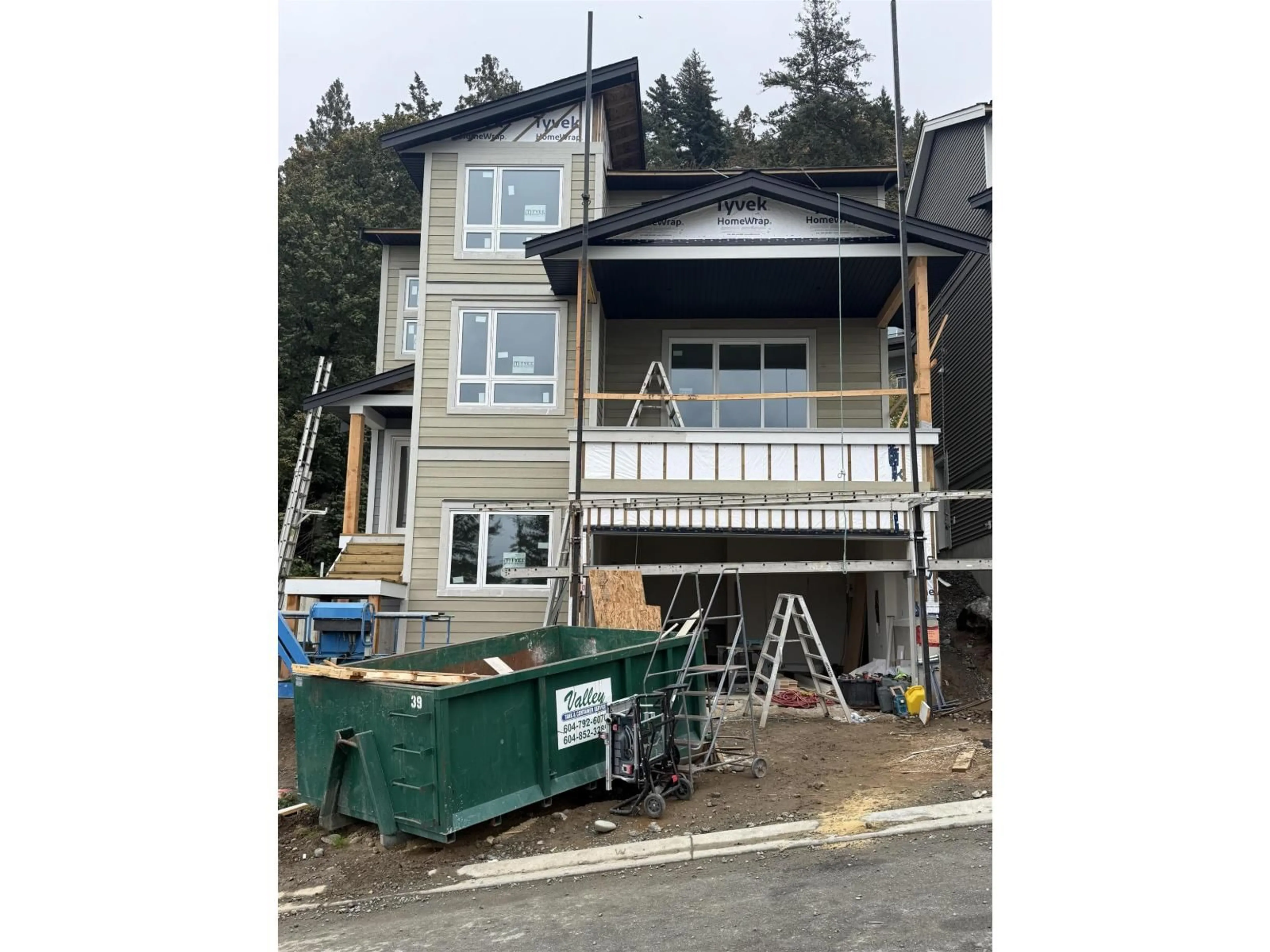 Home with vinyl exterior material, building for 54 - 6262 REXFORD DRIVE, Chilliwack British Columbia V2R6B4