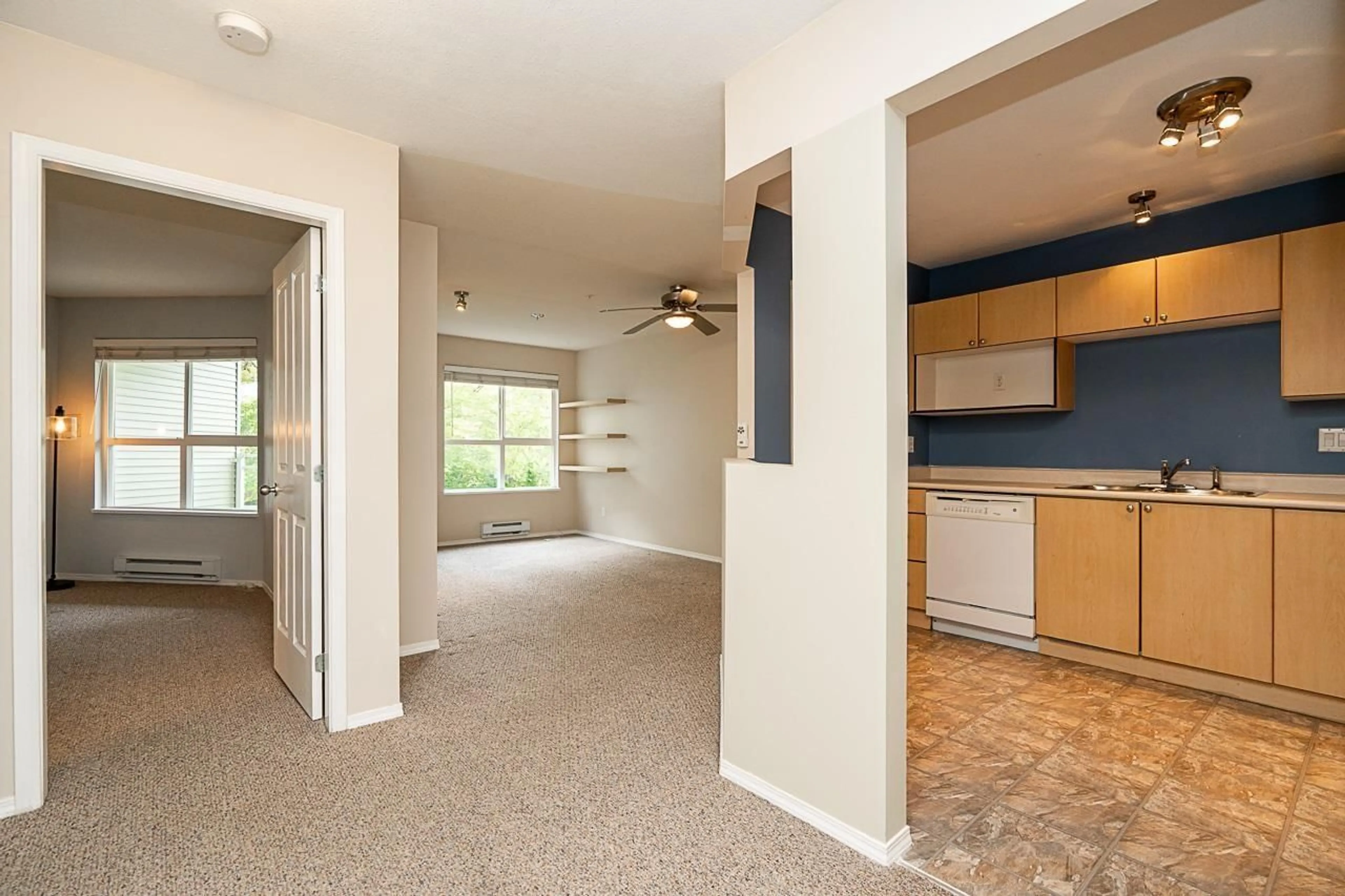 A pic of a room for 201 - 10186 155 STREET, Surrey British Columbia V3R0R6