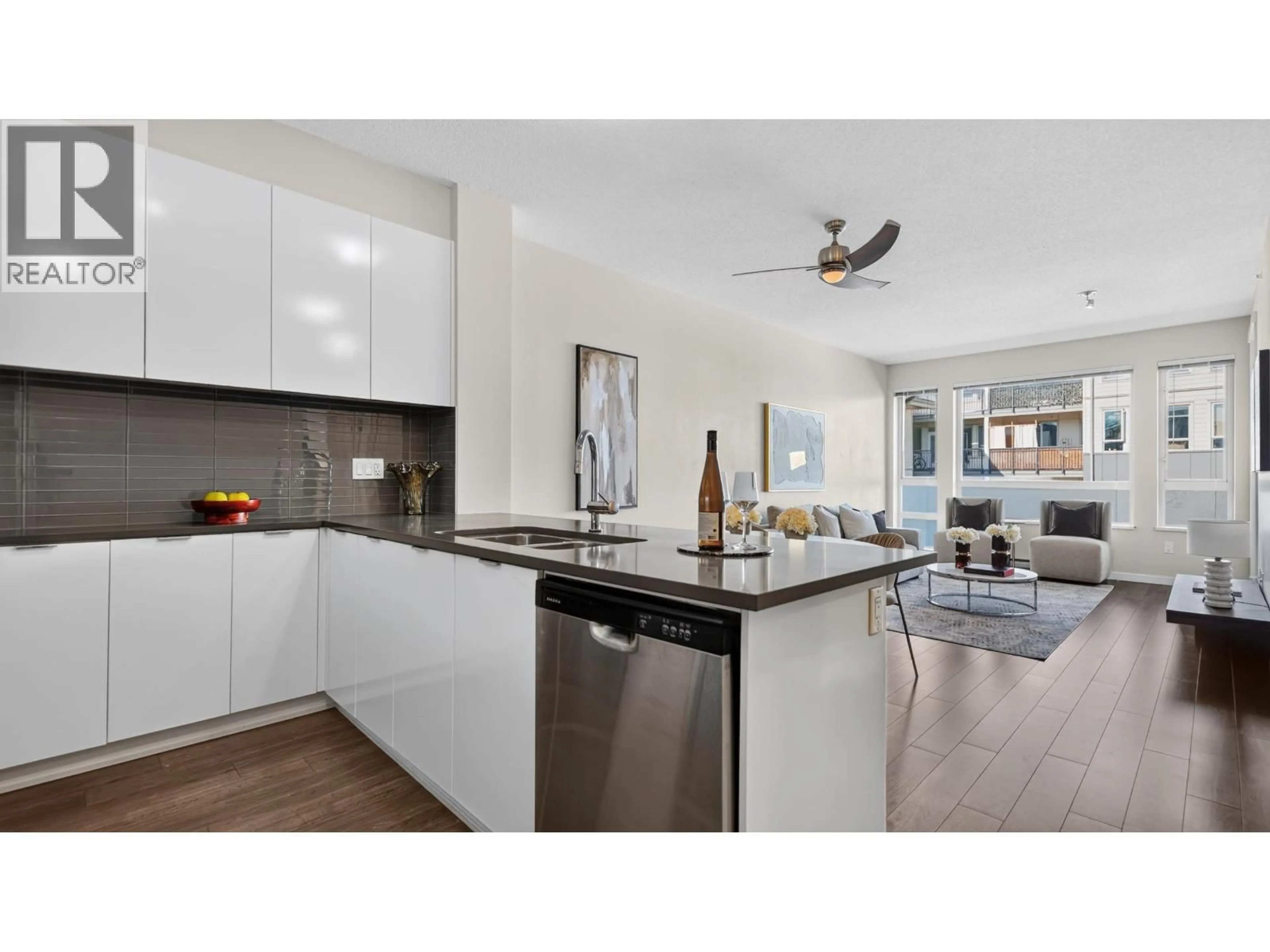 Open concept kitchen, unknown for 515 - 2665 MOUNTAIN HIGHWAY, North Vancouver British Columbia V7J0A8