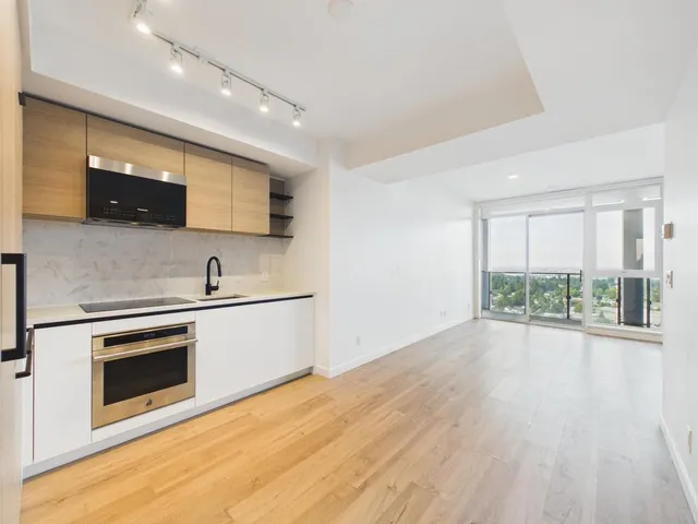 3111 - 10448 UNIVERSITY DRIVE, Surrey