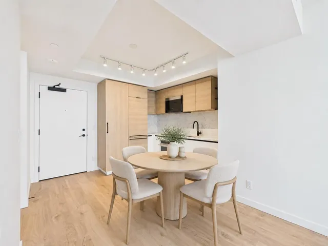 3111 - 10448 UNIVERSITY DRIVE, Surrey 2