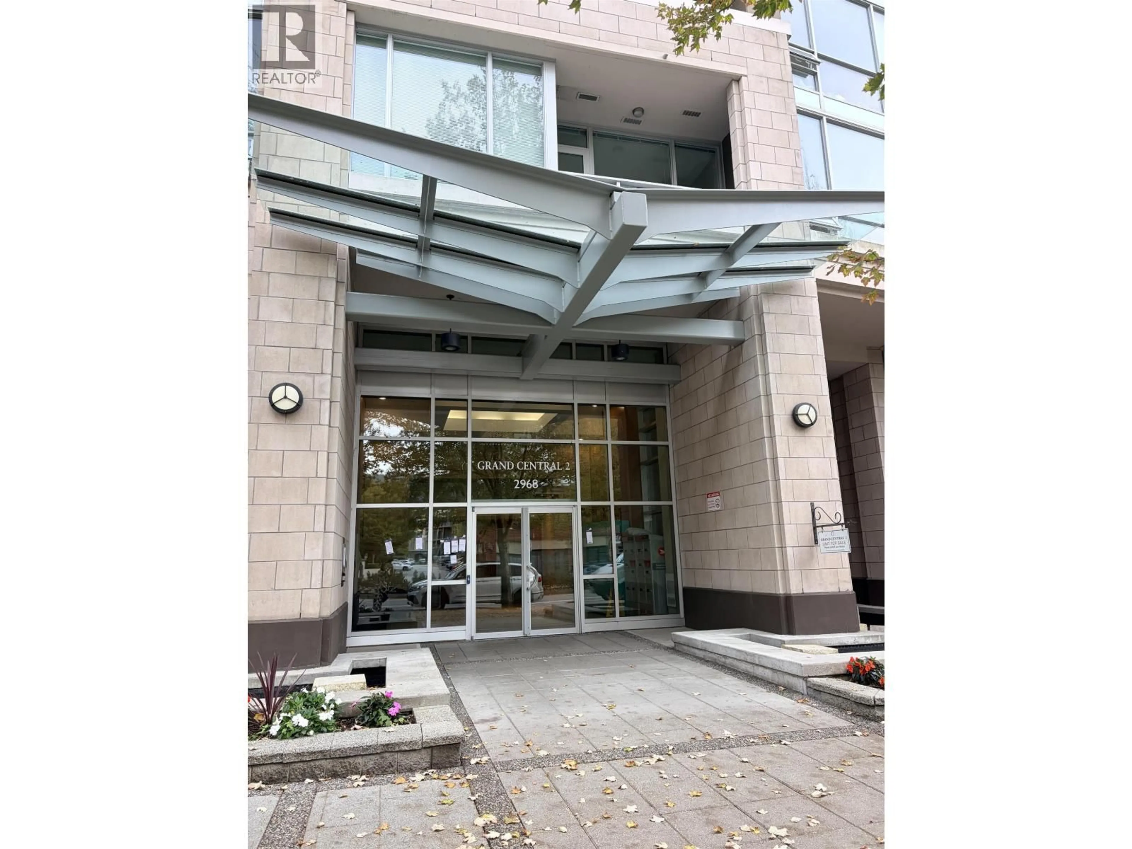 Indoor foyer for 2303 - 2968 GLEN DRIVE, Coquitlam British Columbia V3B0C4