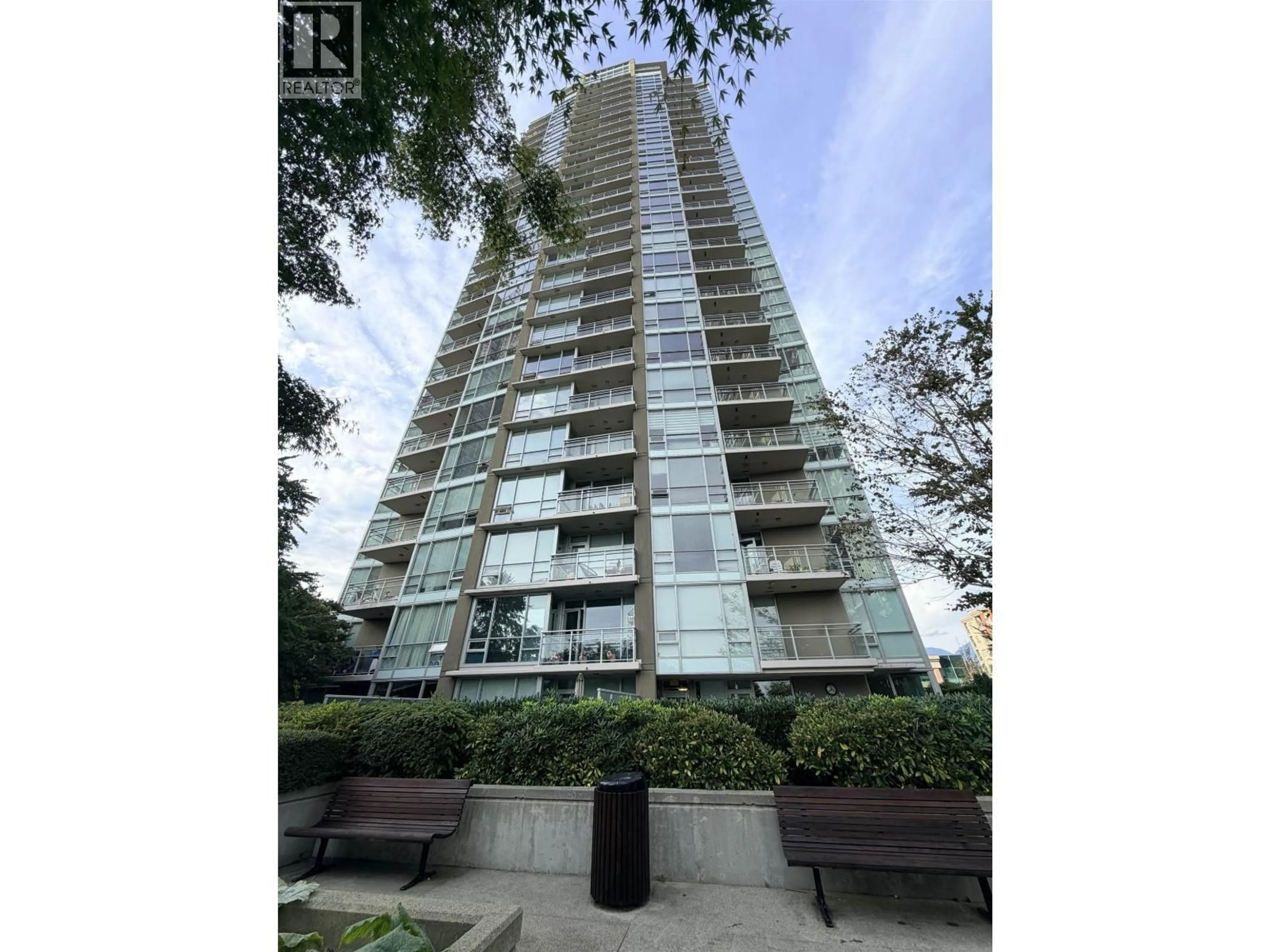 Indoor foyer for 2303 - 2968 GLEN DRIVE, Coquitlam British Columbia V3B0C4