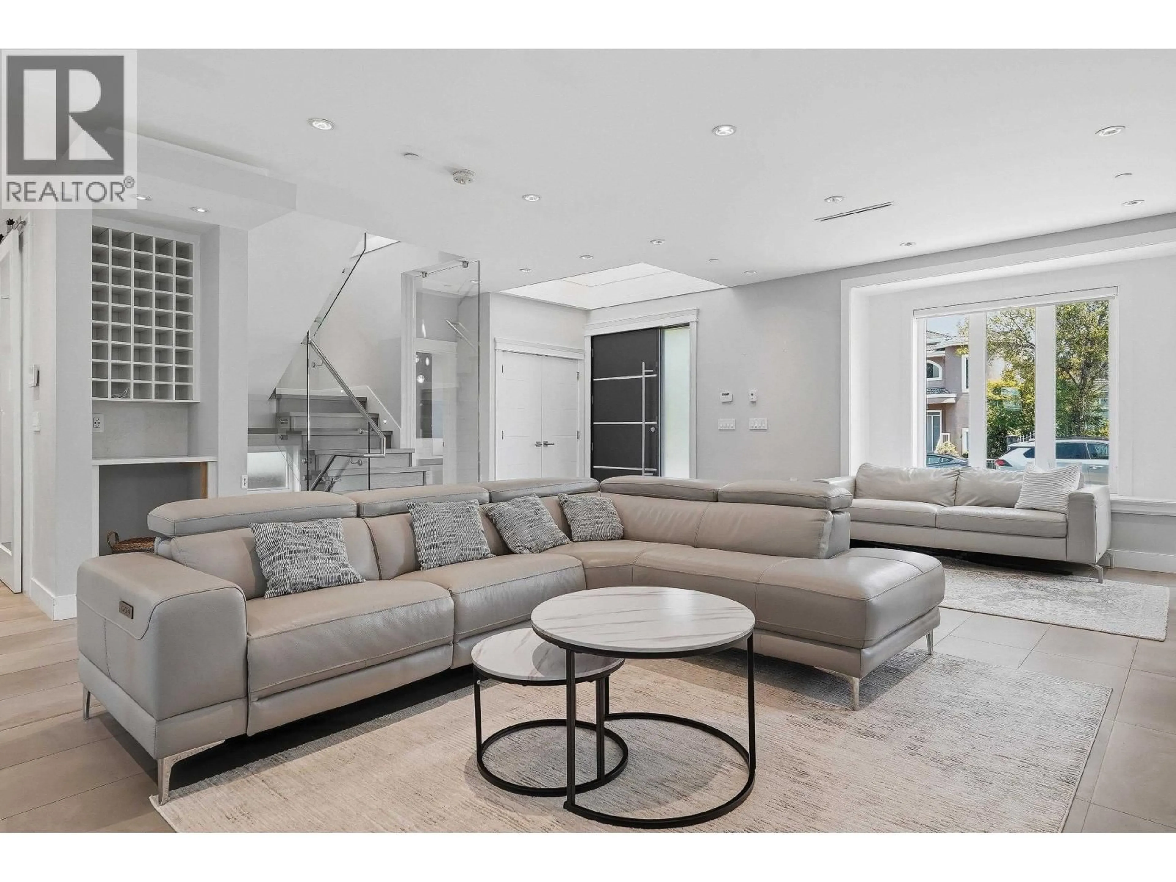 Living room with furniture, unknown for 3287 MATAPAN CRESCENT, Vancouver British Columbia V5M4A9