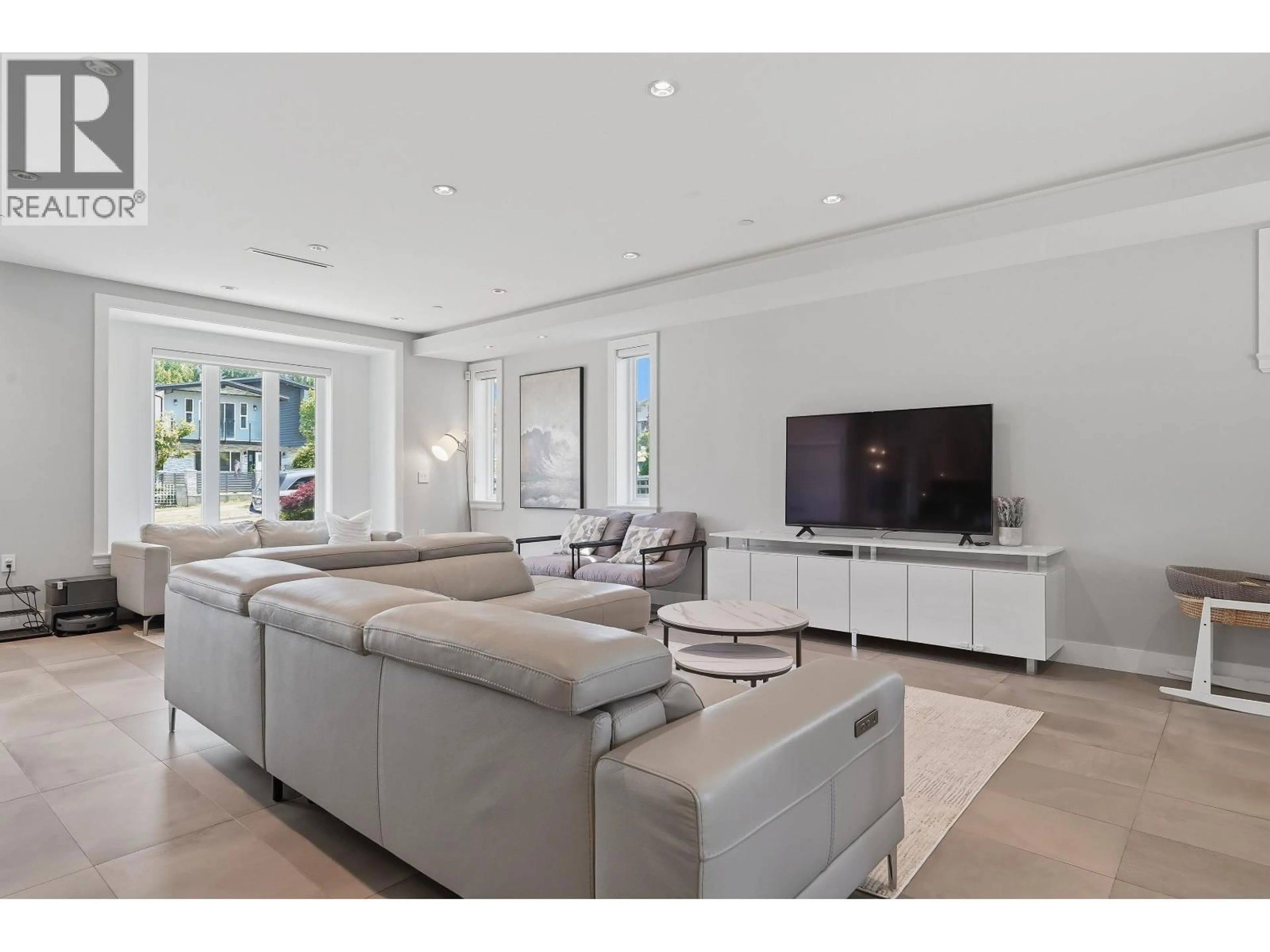 Home theater for 3287 MATAPAN CRESCENT, Vancouver British Columbia V5M4A9