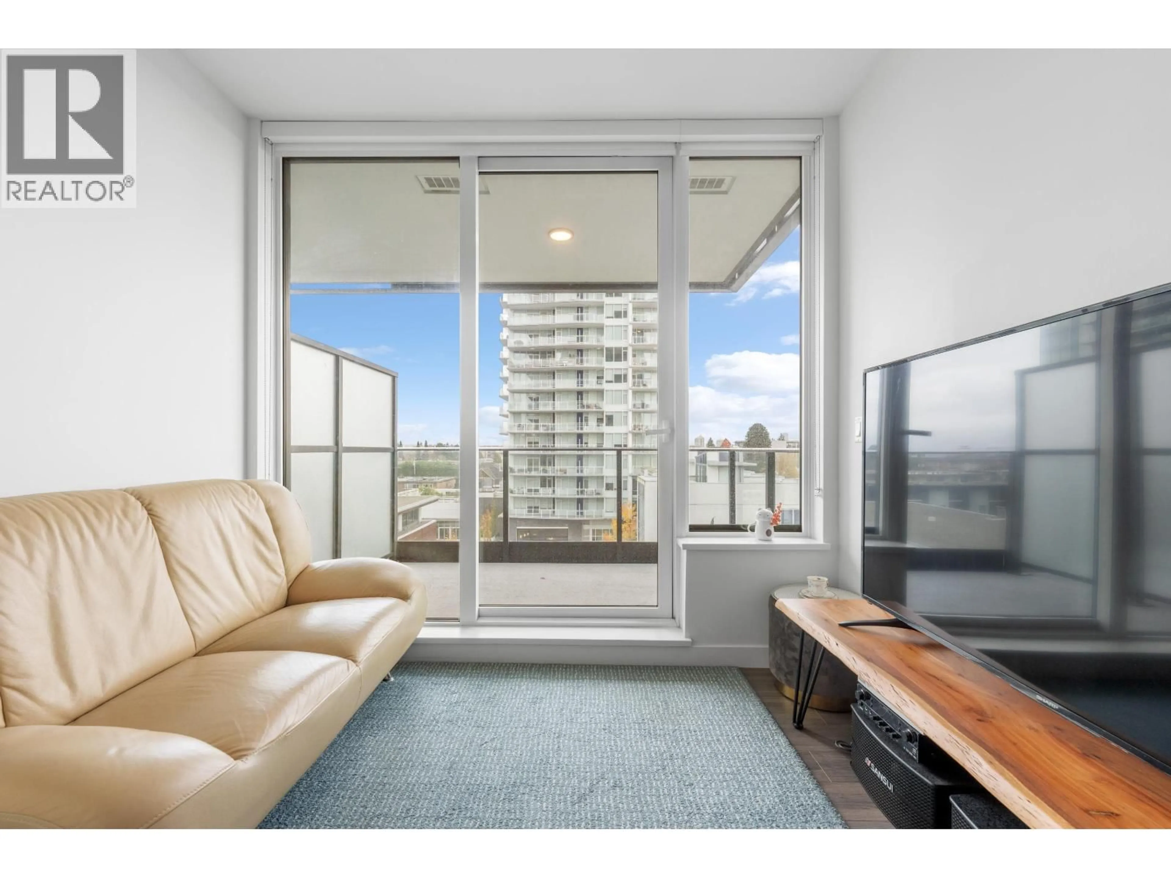 Living room with furniture, unknown for 606 - 6699 DUNBLANE AVENUE, Burnaby British Columbia V5H0J8