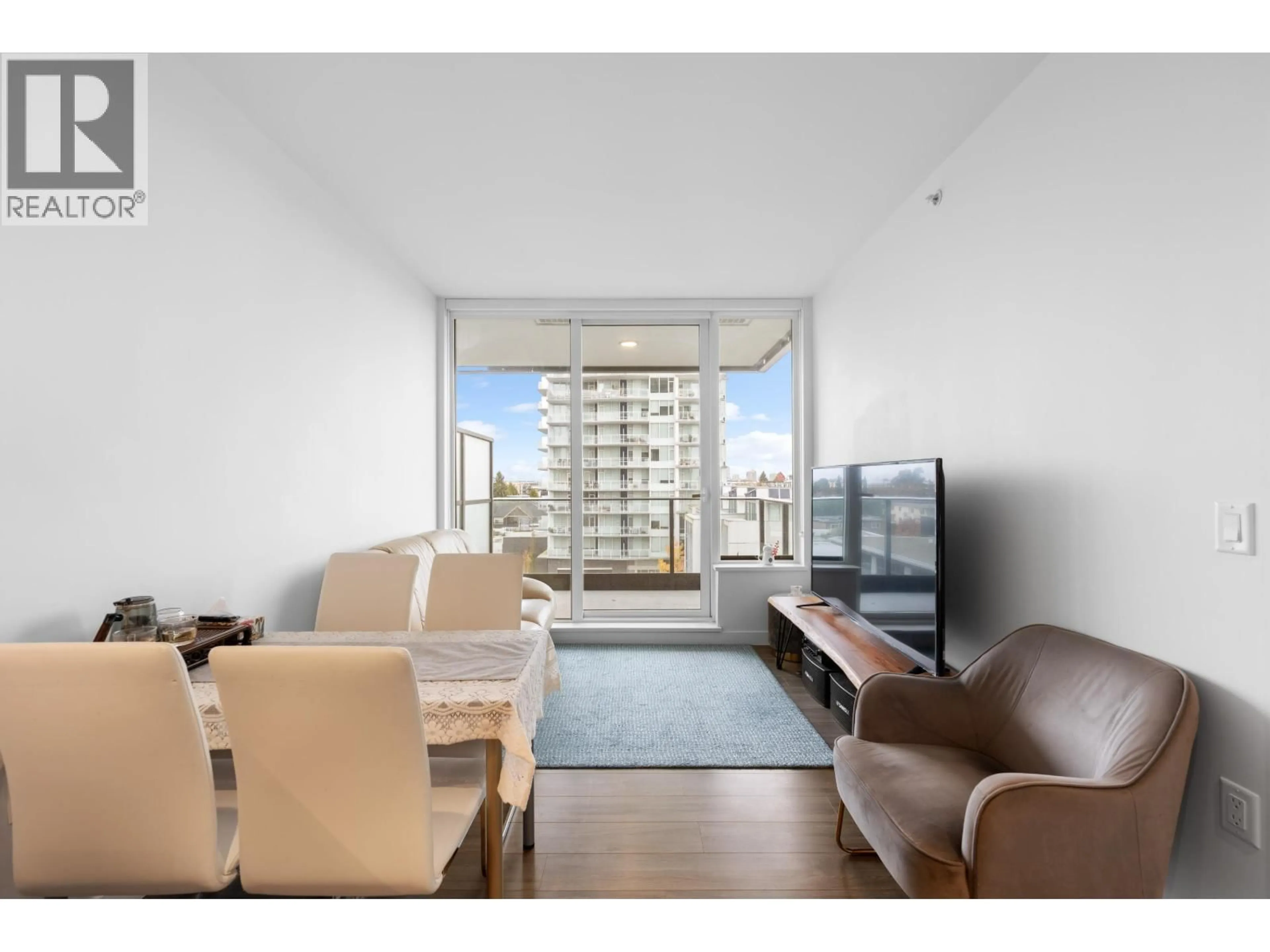 Living room with furniture, unknown for 606 - 6699 DUNBLANE AVENUE, Burnaby British Columbia V5H0J8