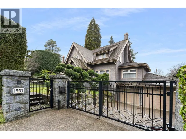 1957 ASPEN AVENUE, Vancouver 3