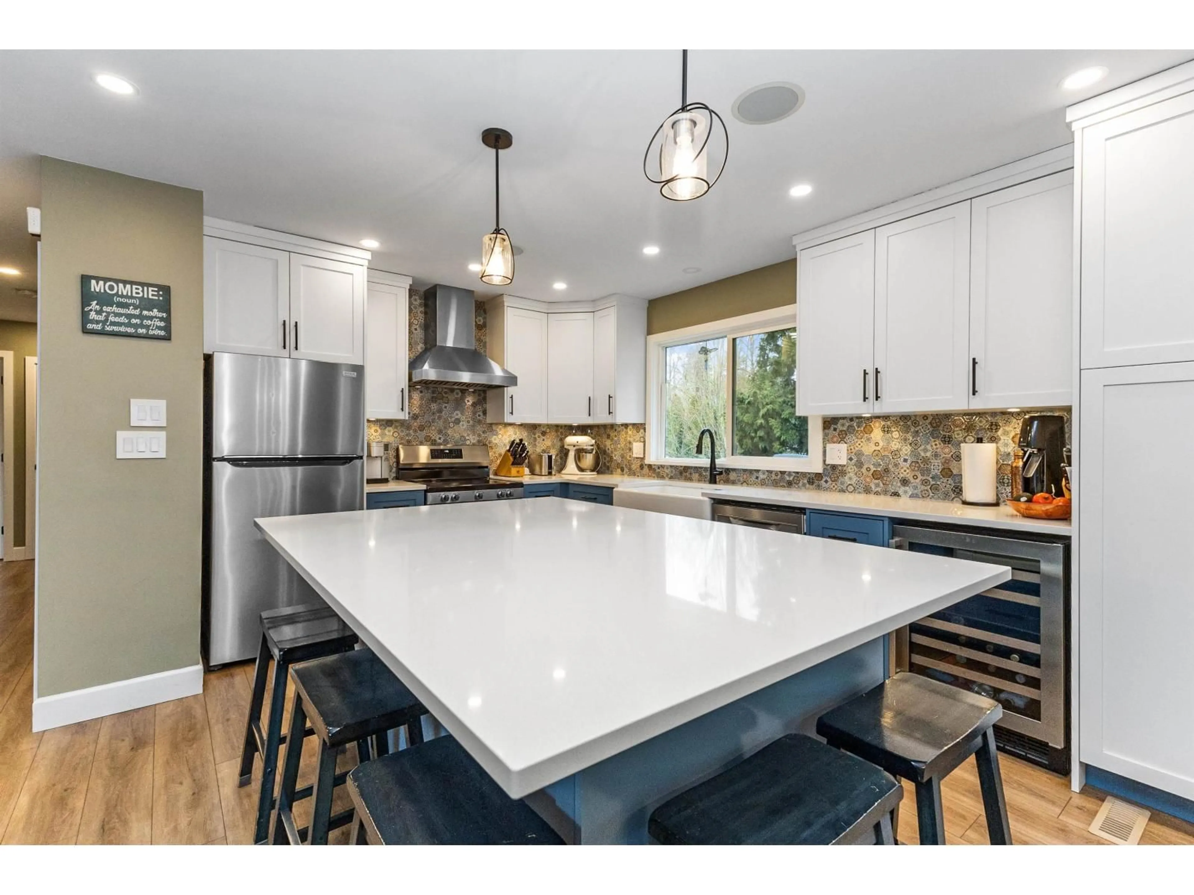 Open concept kitchen, ceramic/tile floor for 26824 ALDER DRIVE, Langley British Columbia V4W3G9
