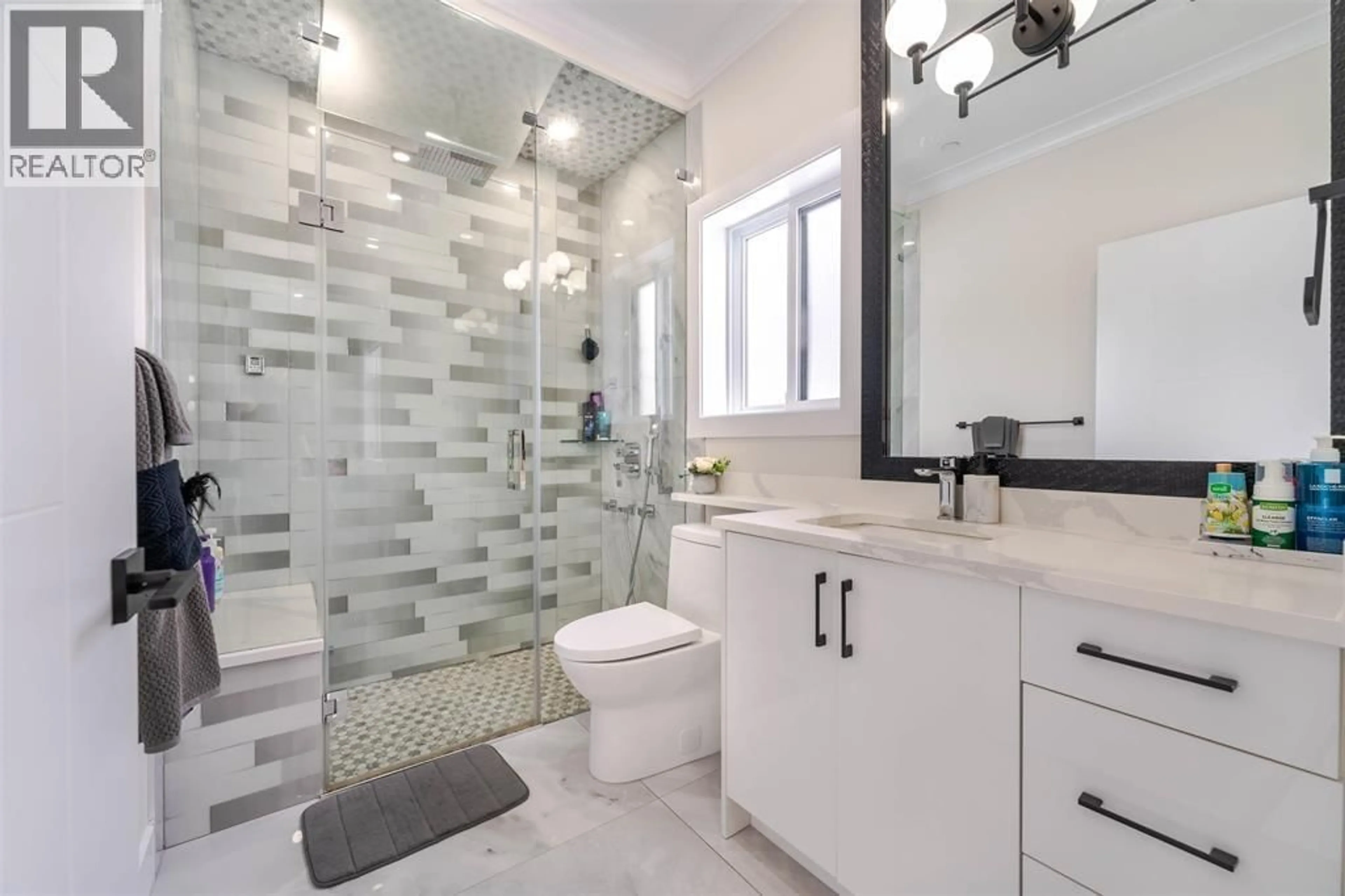 Contemporary bathroom, ceramic/tile floor for 1 - 6358 WINDSOR STREET, Vancouver British Columbia V5W3J5
