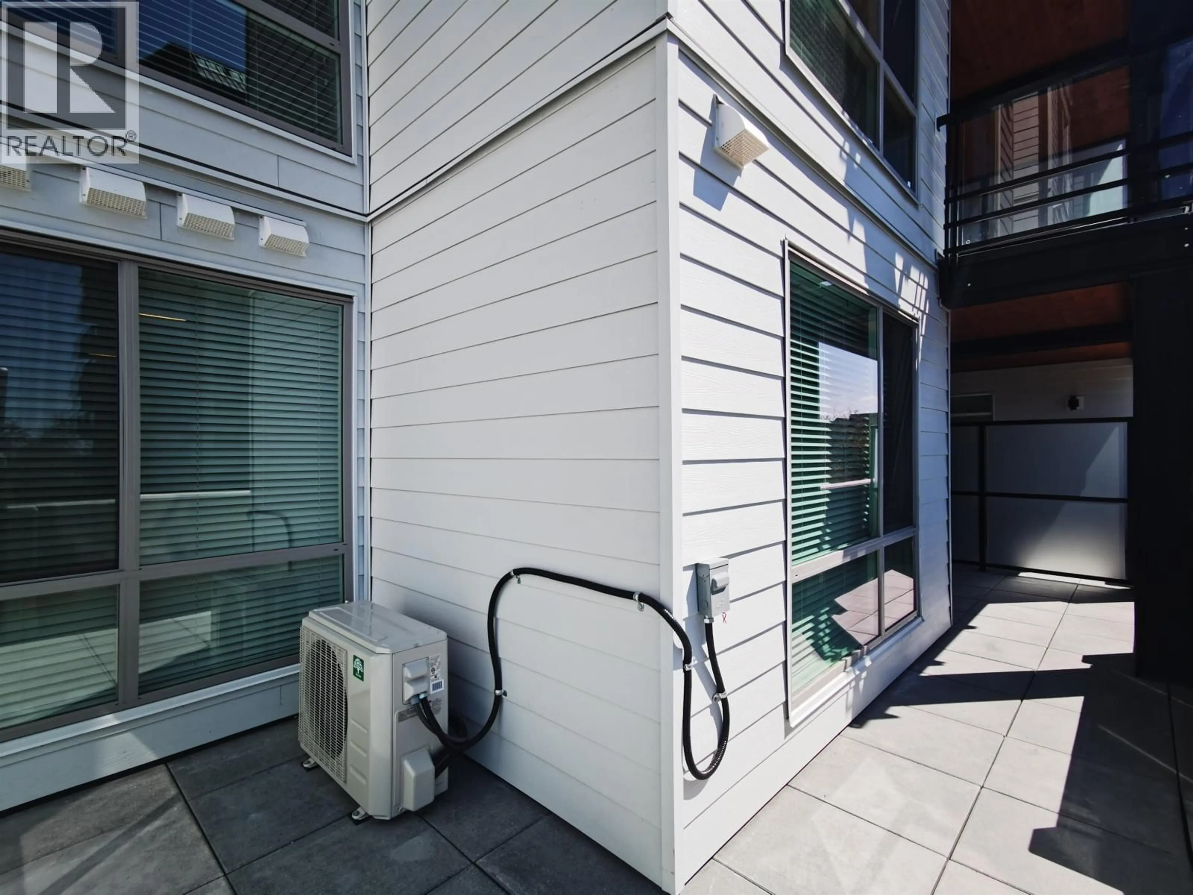 Unknown for 203 - 108 8TH STREET, North Vancouver British Columbia V7L0H1