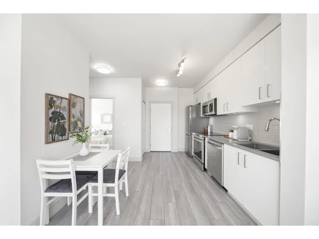 502 - 13978 FRASER HIGHWAY, Surrey 3