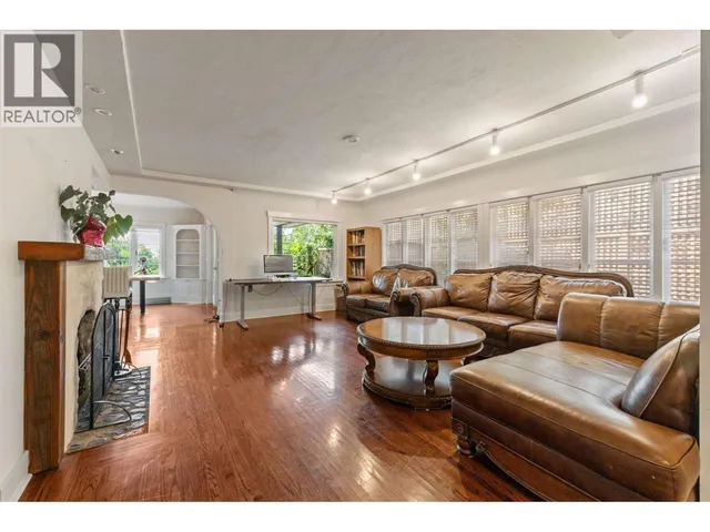 1340 PALMERSTON AVENUE, West Vancouver 3
