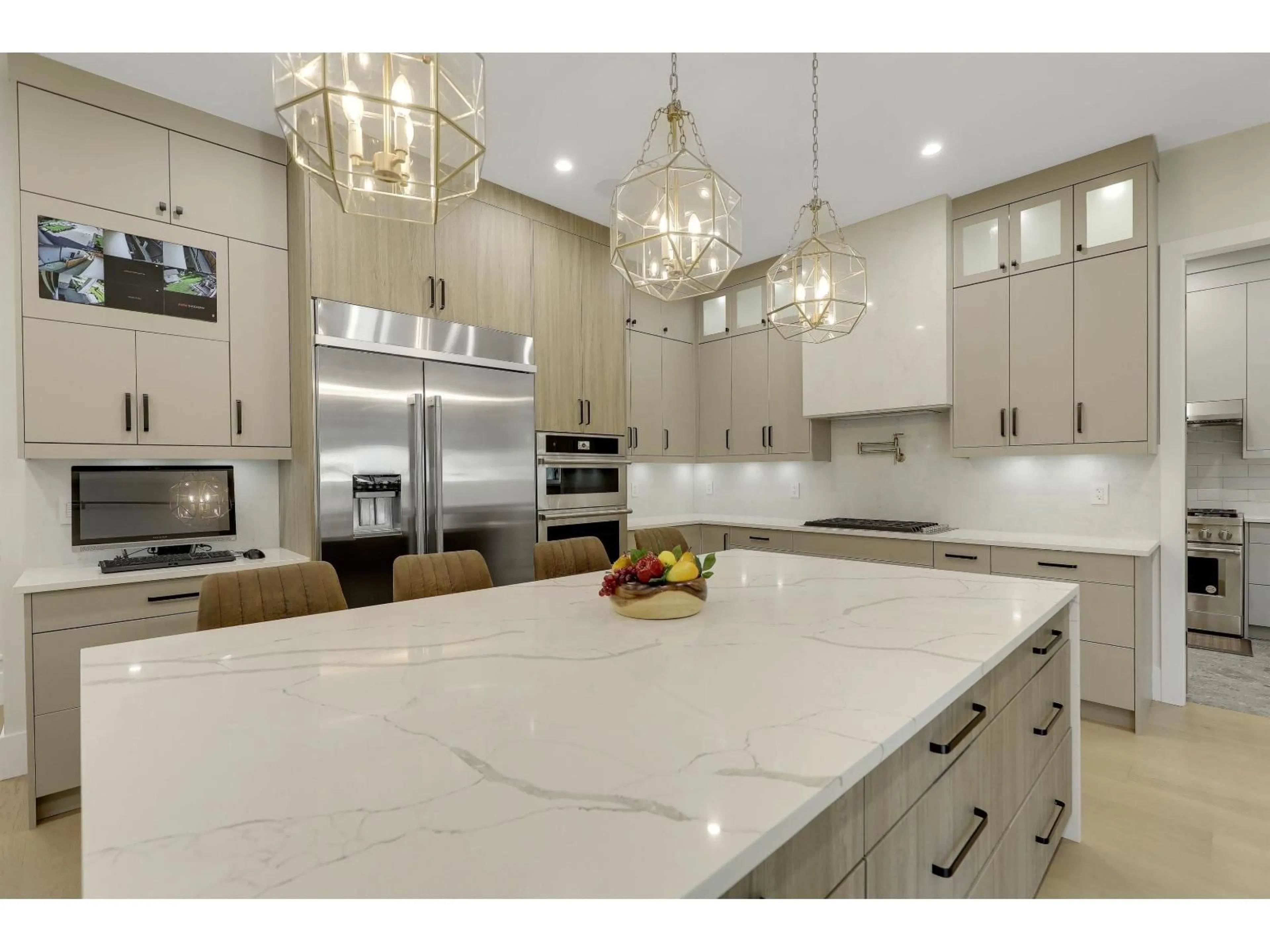 Contemporary kitchen, ceramic/tile floor for 19632 31A AVENUE, Langley British Columbia V2Z0B2