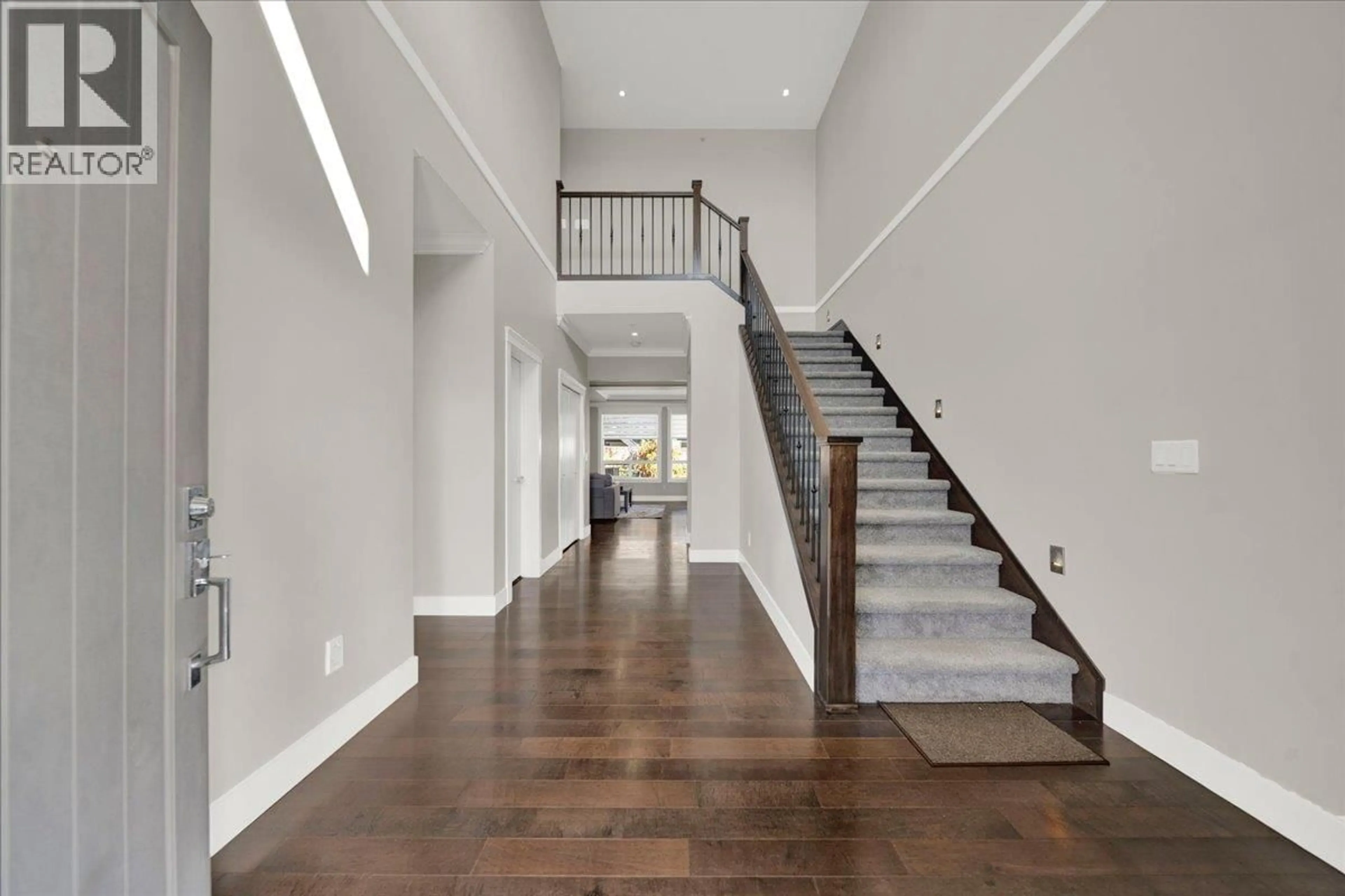 Indoor foyer for 10154 247 STREET, Maple Ridge British Columbia V2W0H1