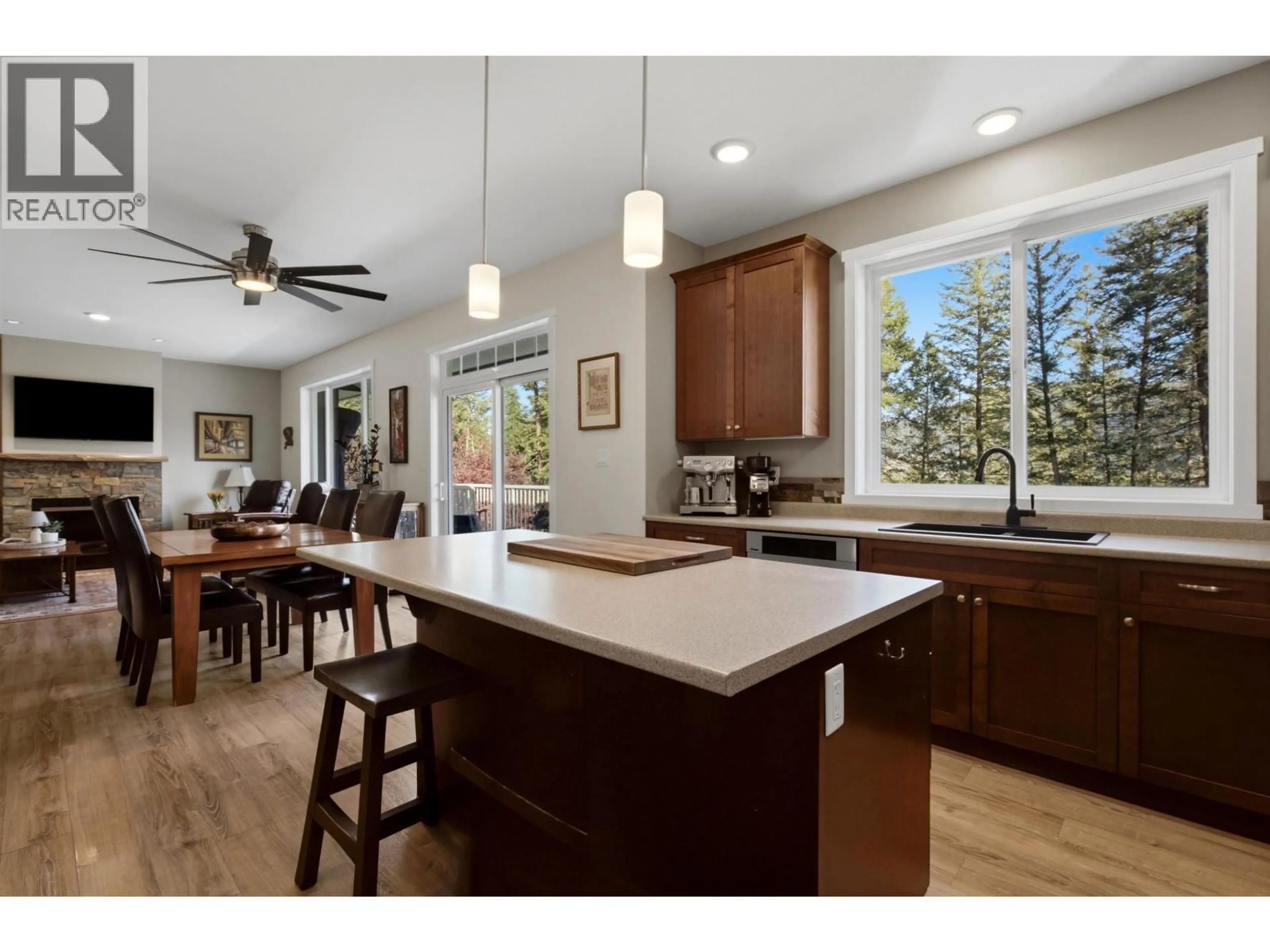 Open concept kitchen, unknown for 2050 LAKESIDE DRIVE, Williams Lake British Columbia V2G5H4