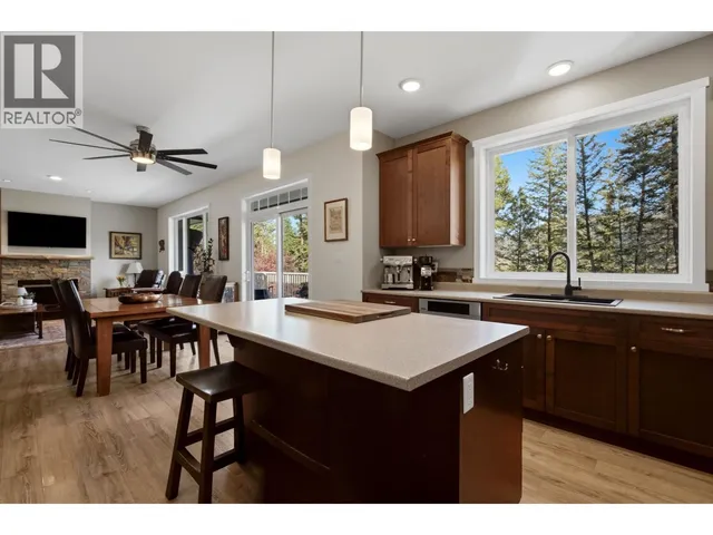 2050 SOUTH LAKESIDE DRIVE, Williams Lake 2