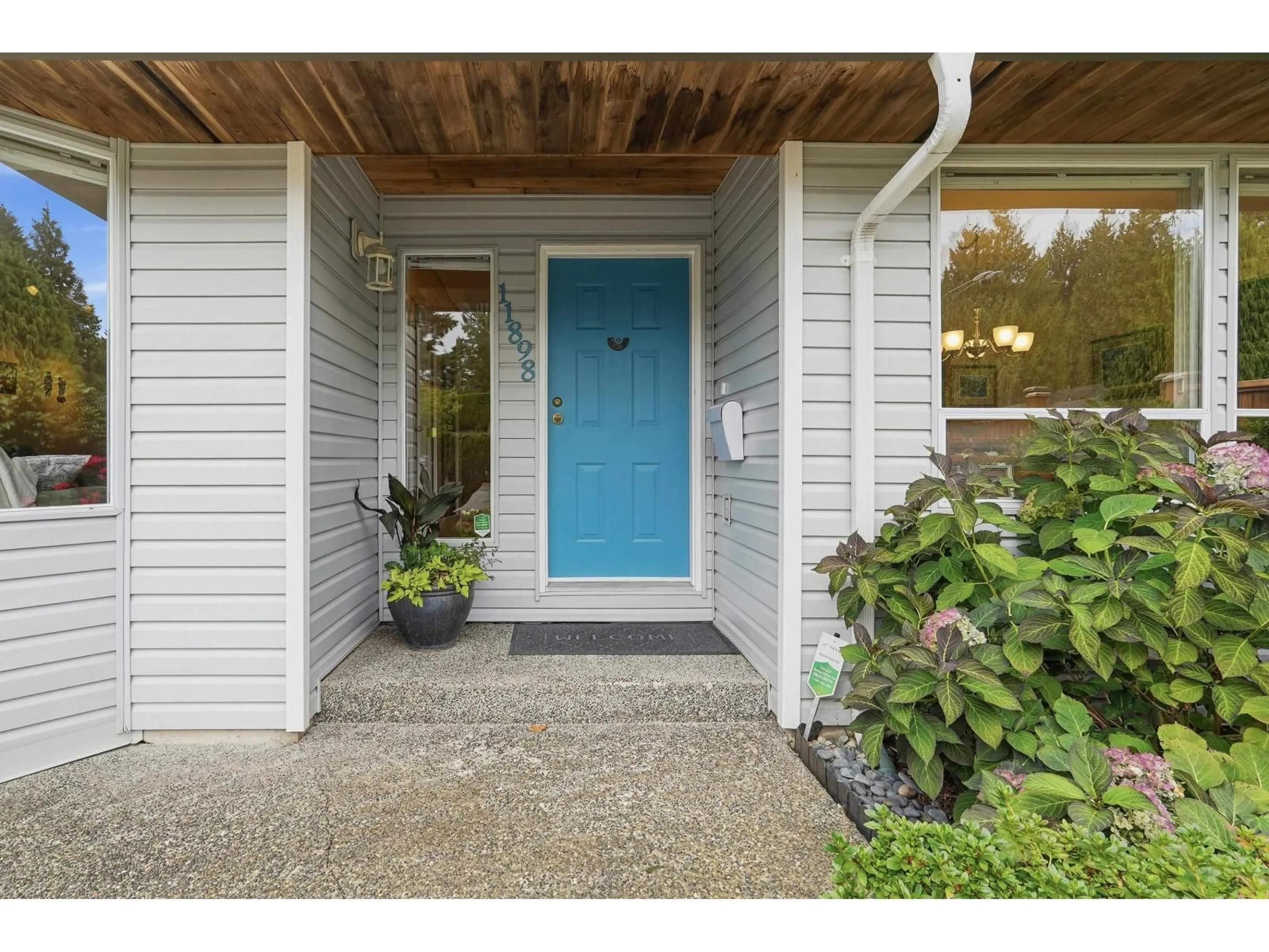 Indoor entryway for 11898 WOODLYNN COURT, Delta British Columbia V4E3G6