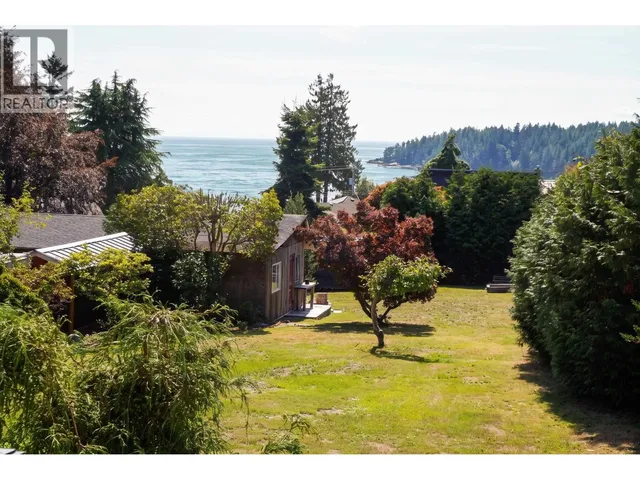 6217 BLIGH ROAD, Sechelt 2