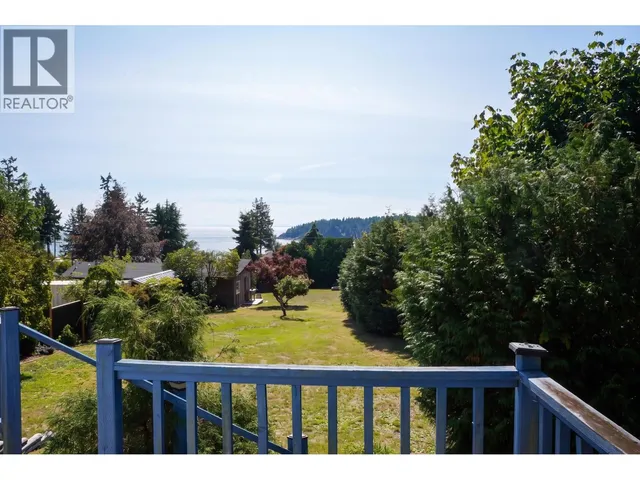 6217 BLIGH ROAD, Sechelt 4