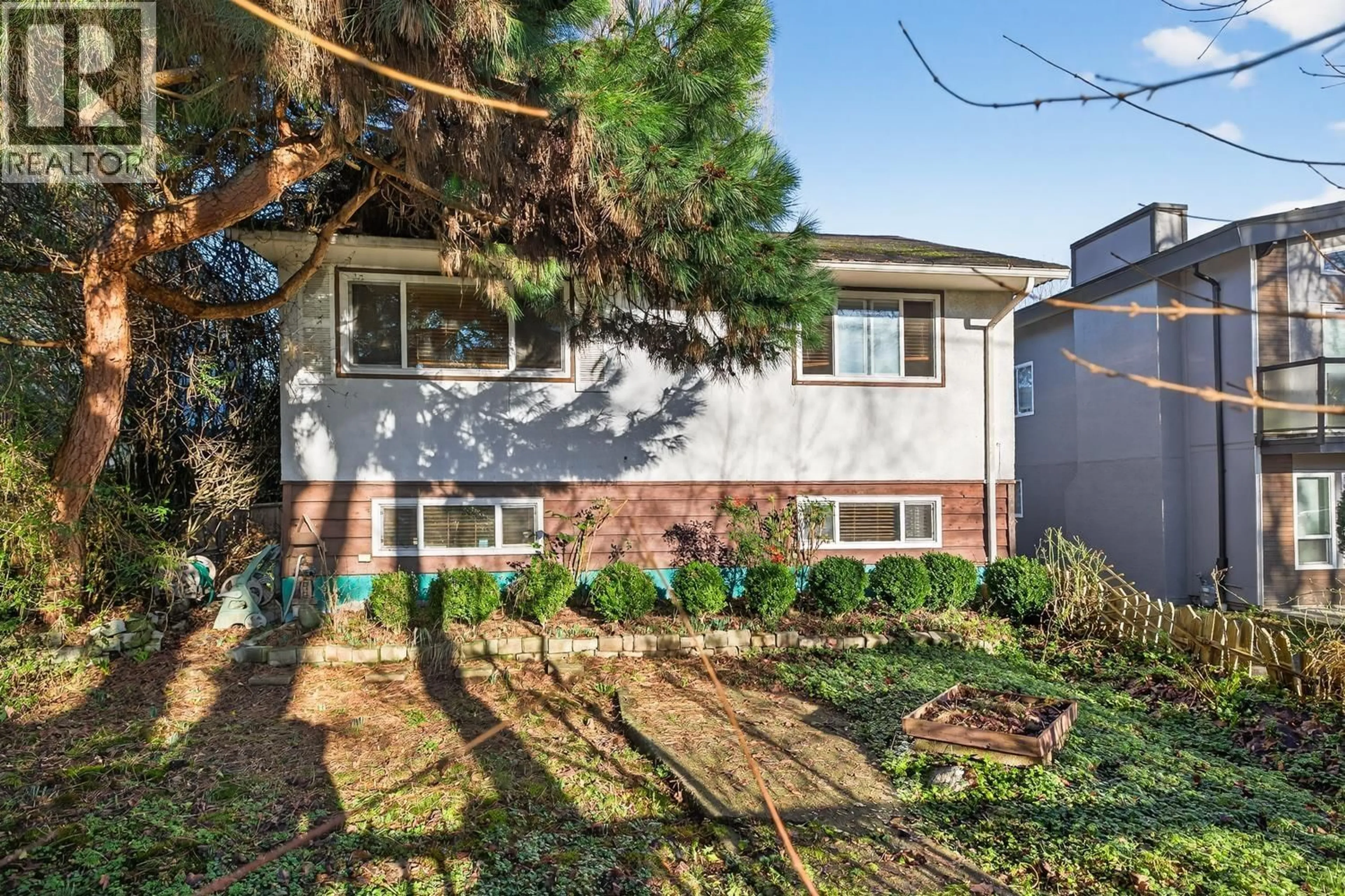 Unknown for 557 21ST AVENUE, Vancouver British Columbia V5V1R5