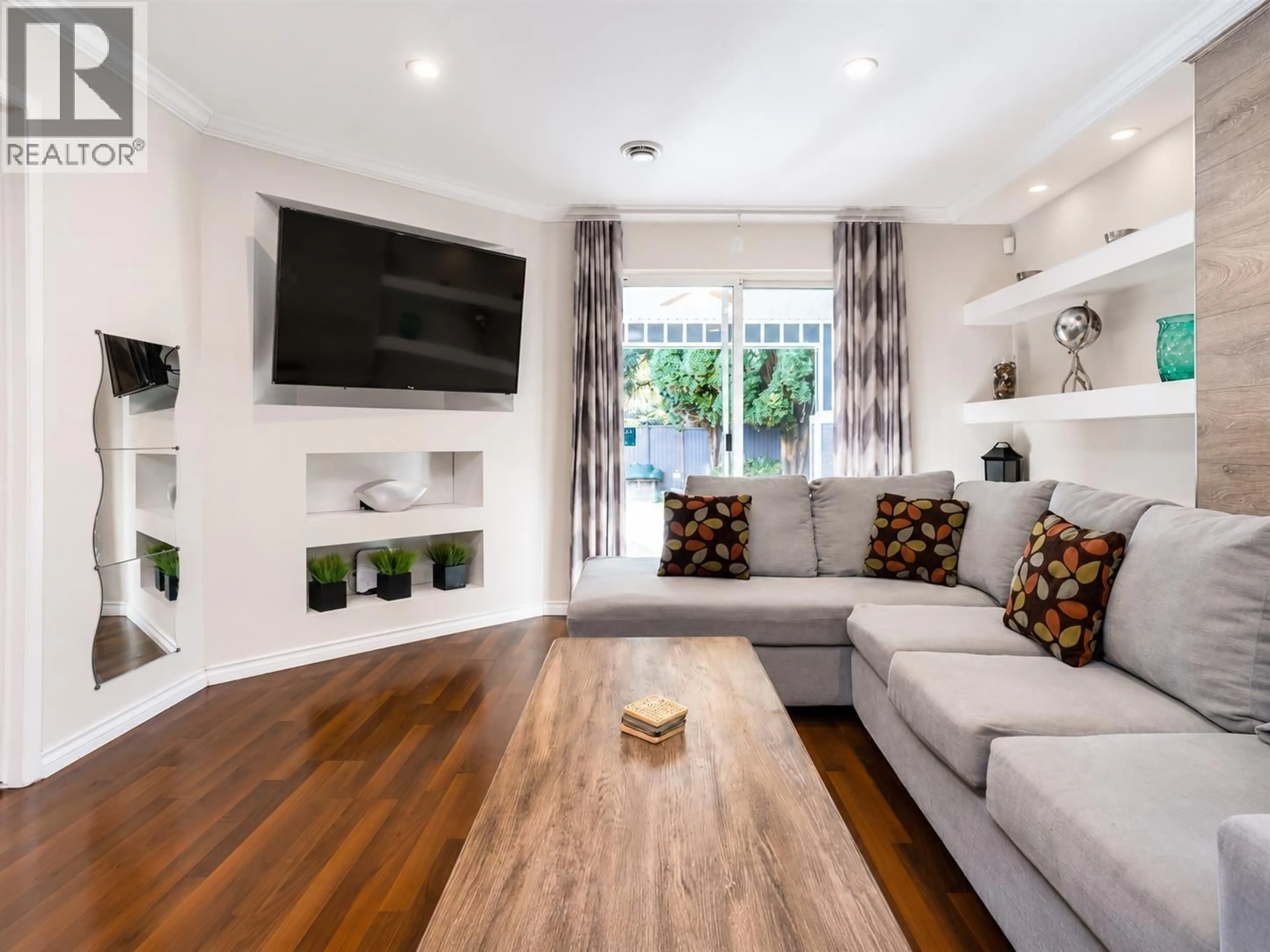 Living room with furniture, wood/laminate floor for 3147 FREY PLACE, Port Coquitlam British Columbia V3B5X3