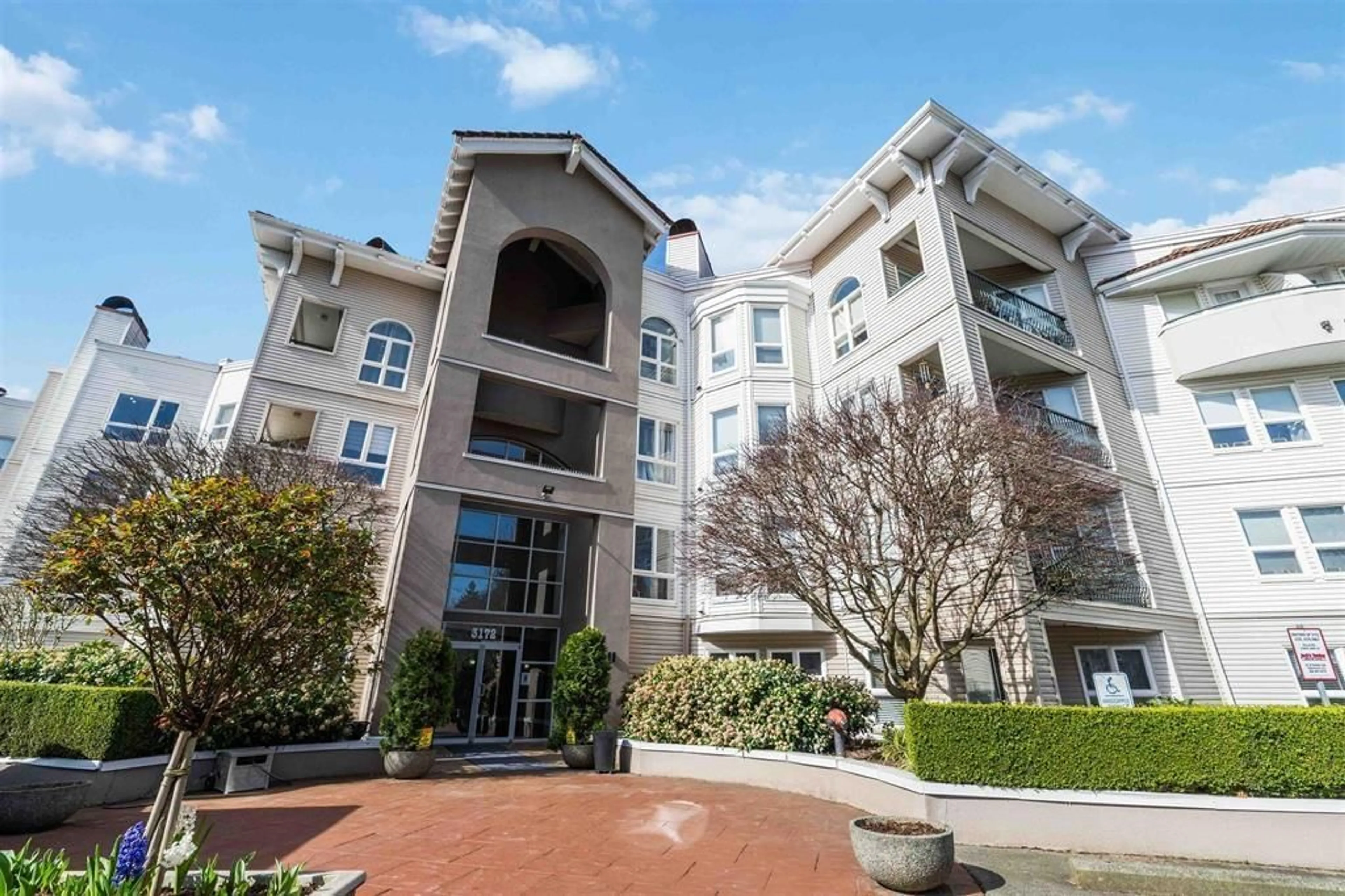 Patio, unknown for 205 - 3172 GLADWIN ROAD, Abbotsford British Columbia V2T5T3