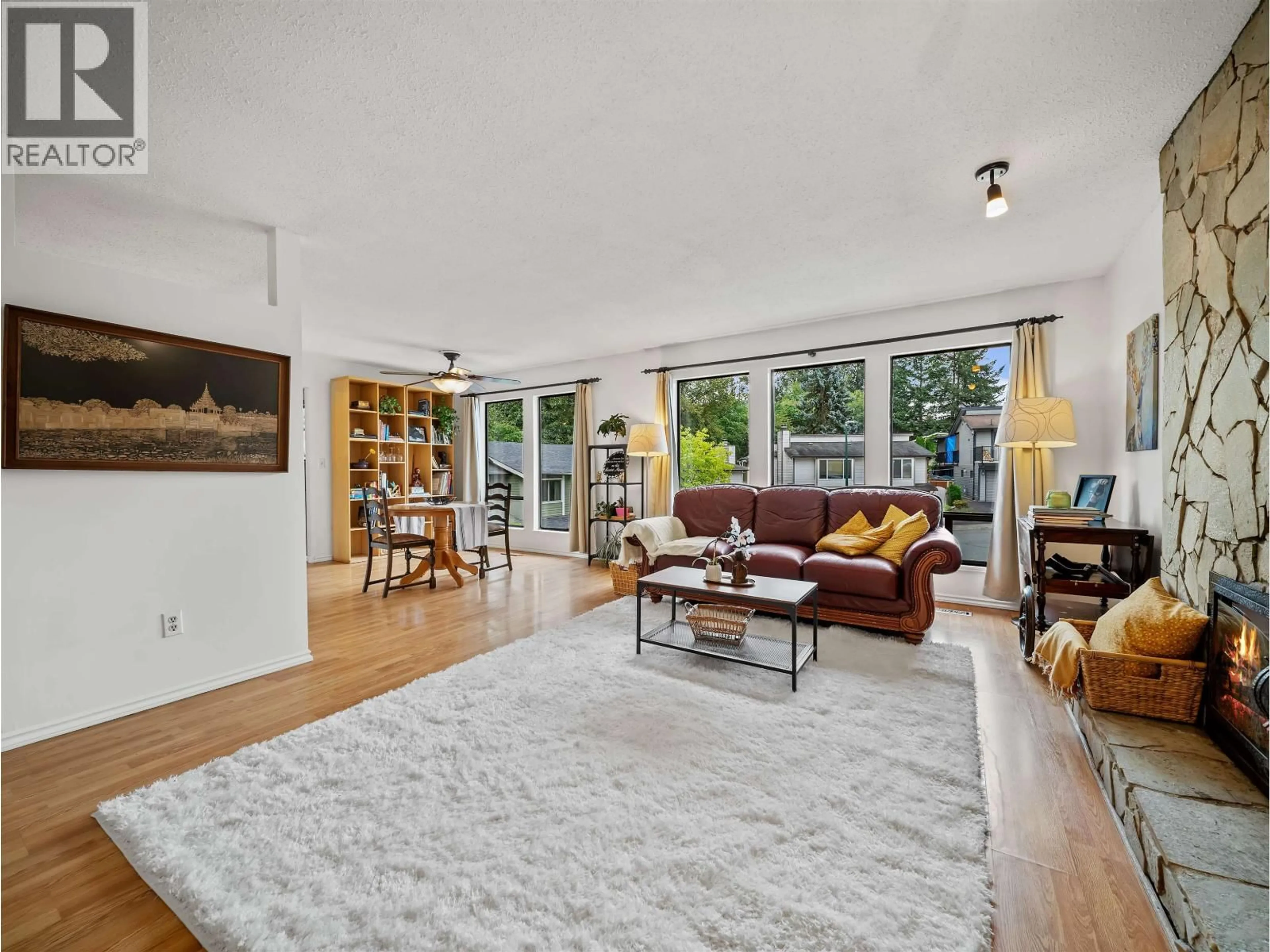 Living room with furniture, unknown for 1120 WALLACE COURT, Coquitlam British Columbia V3C4X4
