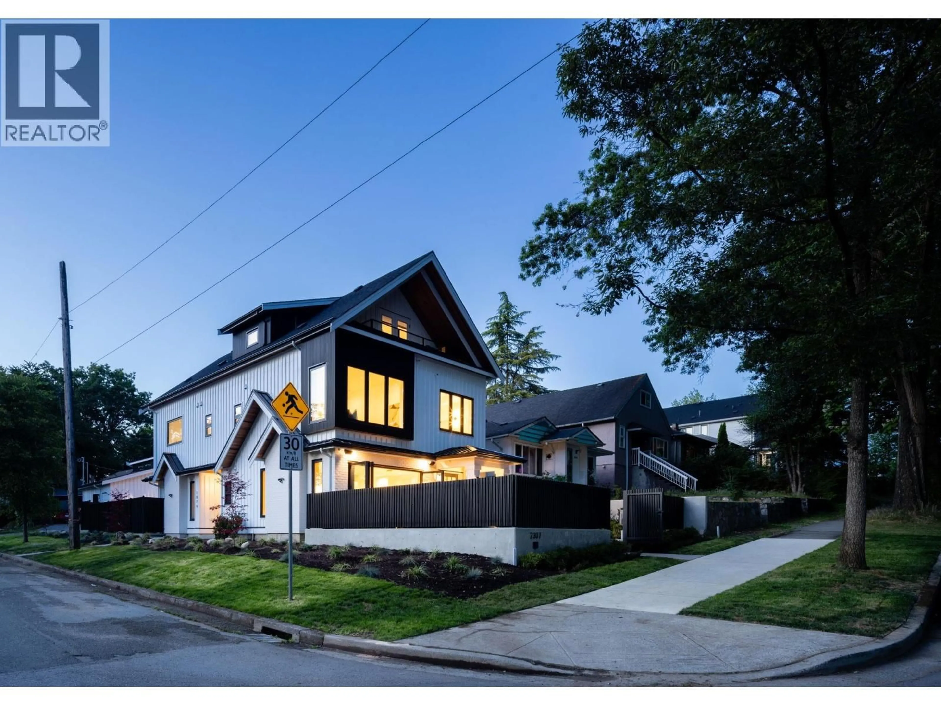 Home with brick exterior material, street for 2307 3RD AVENUE, Vancouver British Columbia V5N4W7
