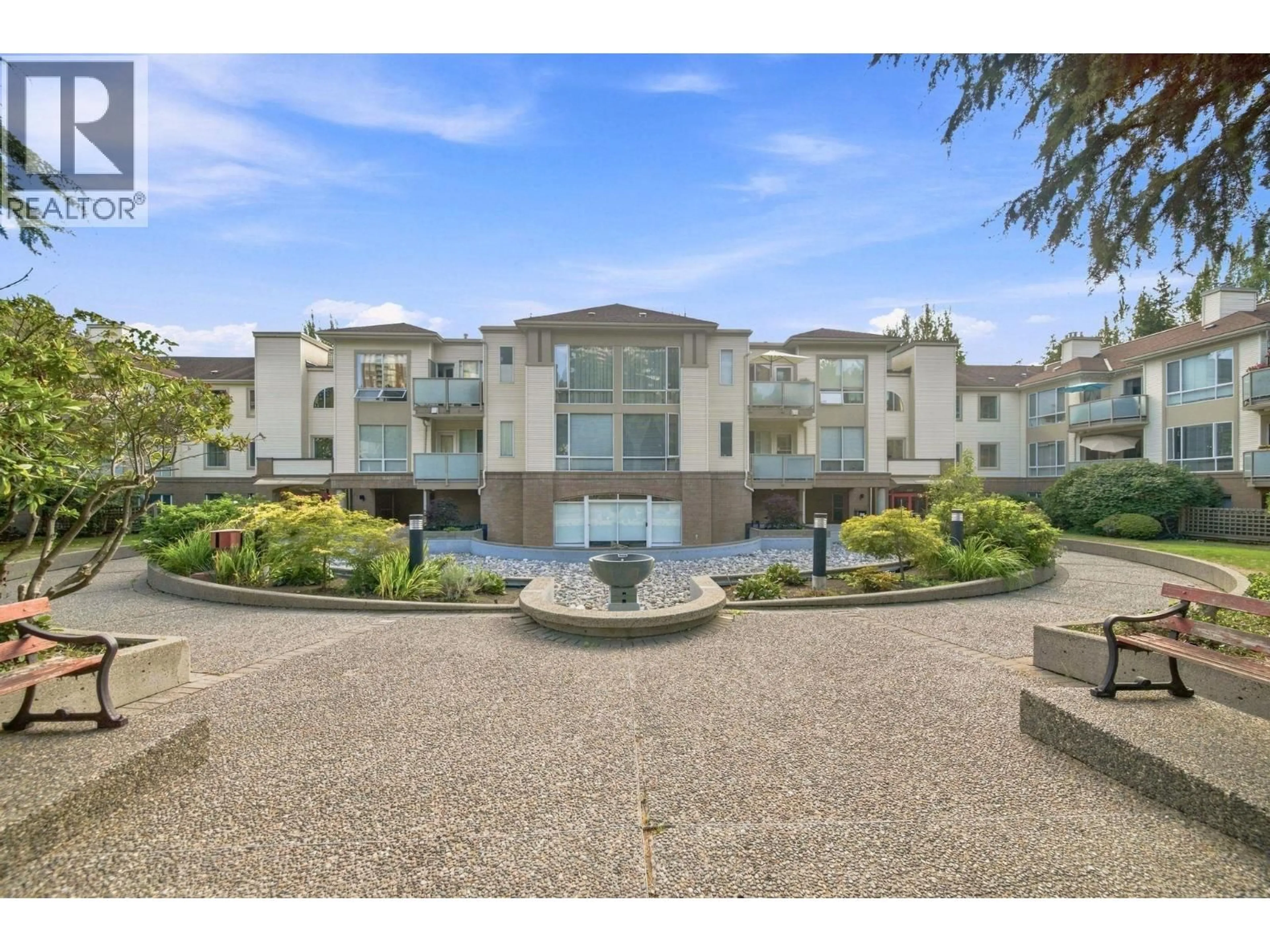 A pic from outside/outdoor area/front of a property/back of a property/a pic from drone, unknown for 207 - 6742 STATION HILL COURT, Burnaby British Columbia V3N4V2