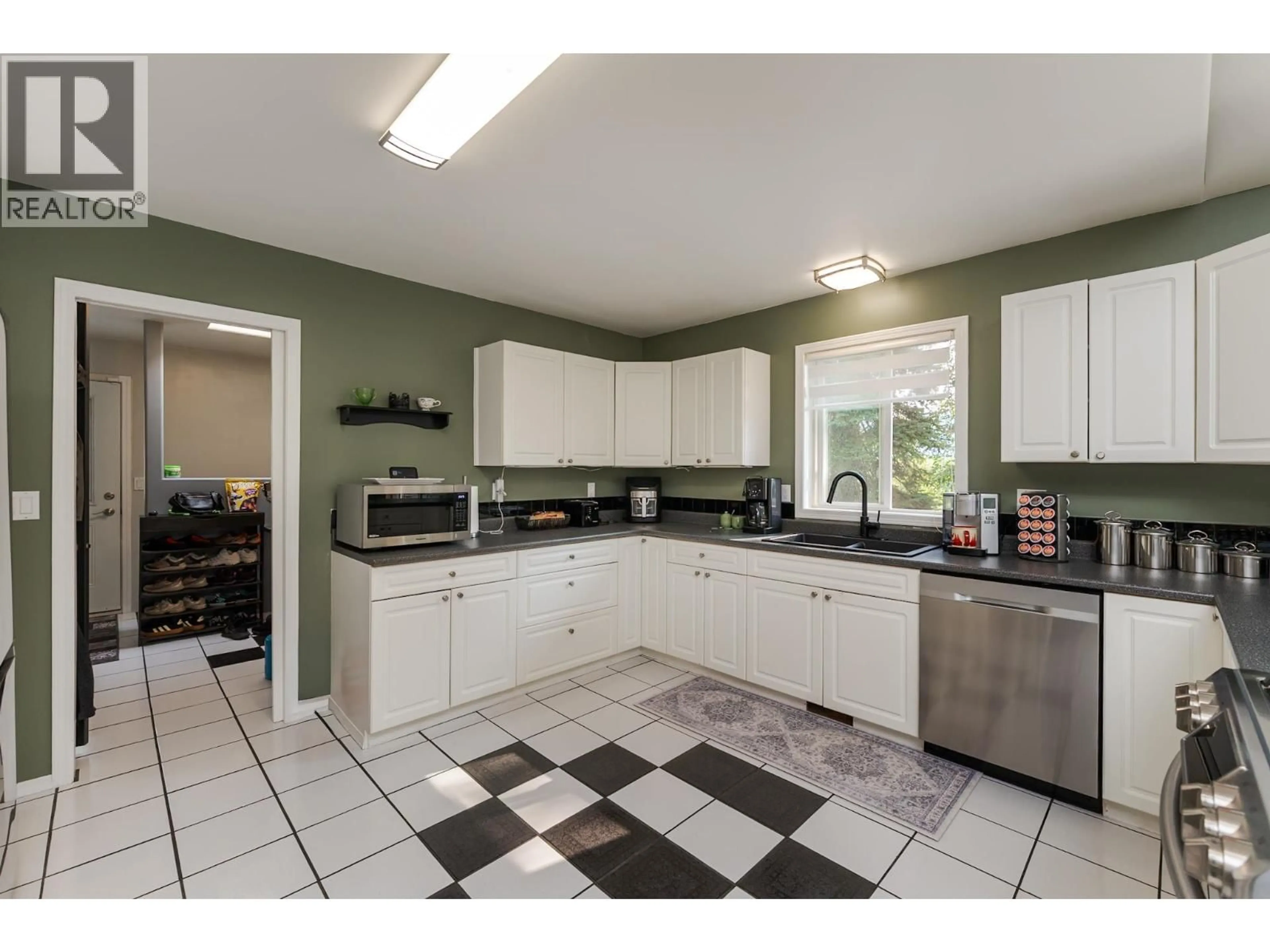 Standard kitchen, ceramic/tile floor for 475 VALHALLA ROAD, Prince George British Columbia V2N6W3