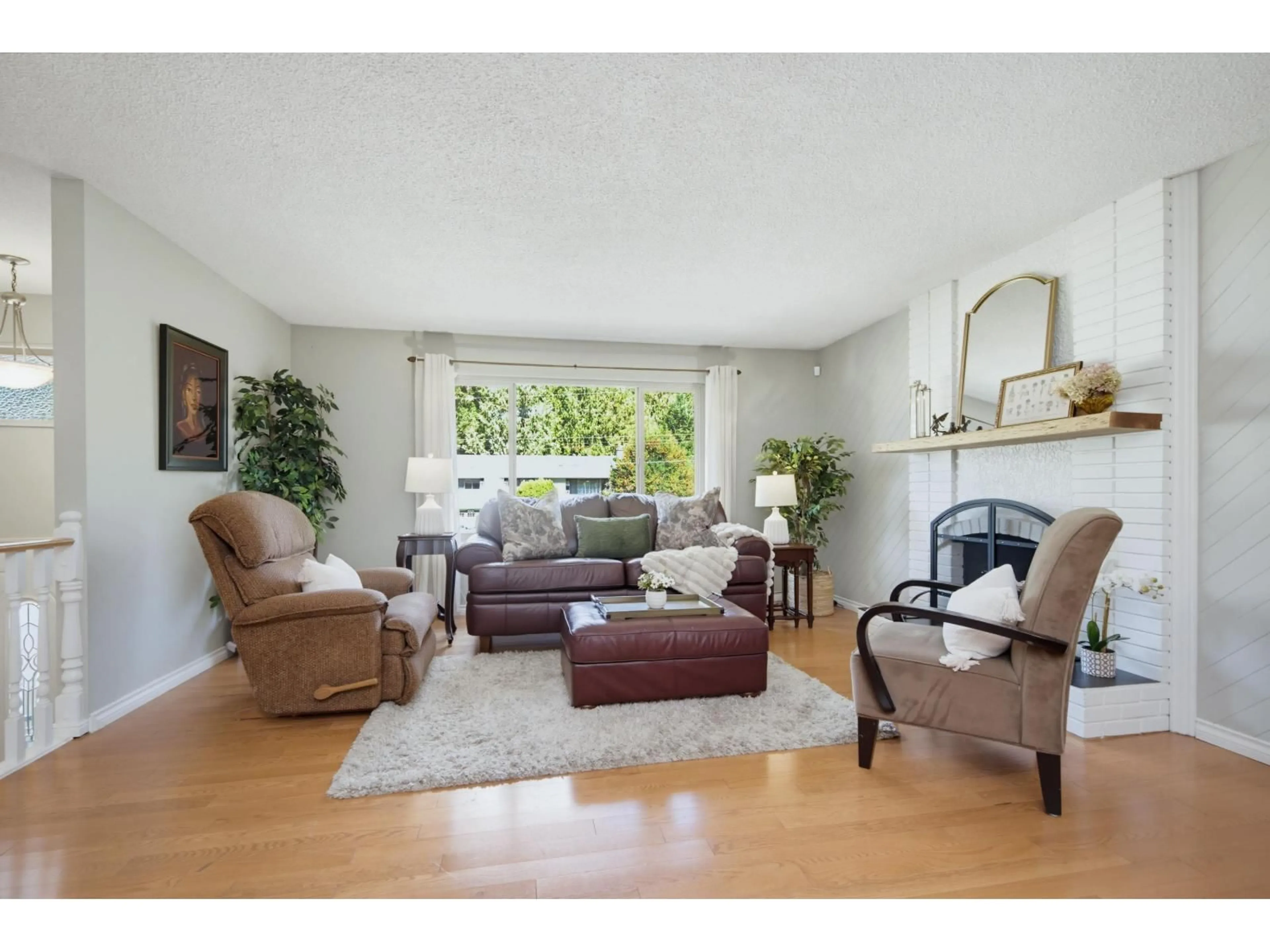 Living room with furniture, unknown for 20424 43A AVENUE, Langley British Columbia V3A3C8