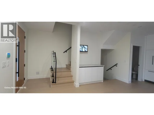 2 - 2741 GRANT STREET, Vancouver 3