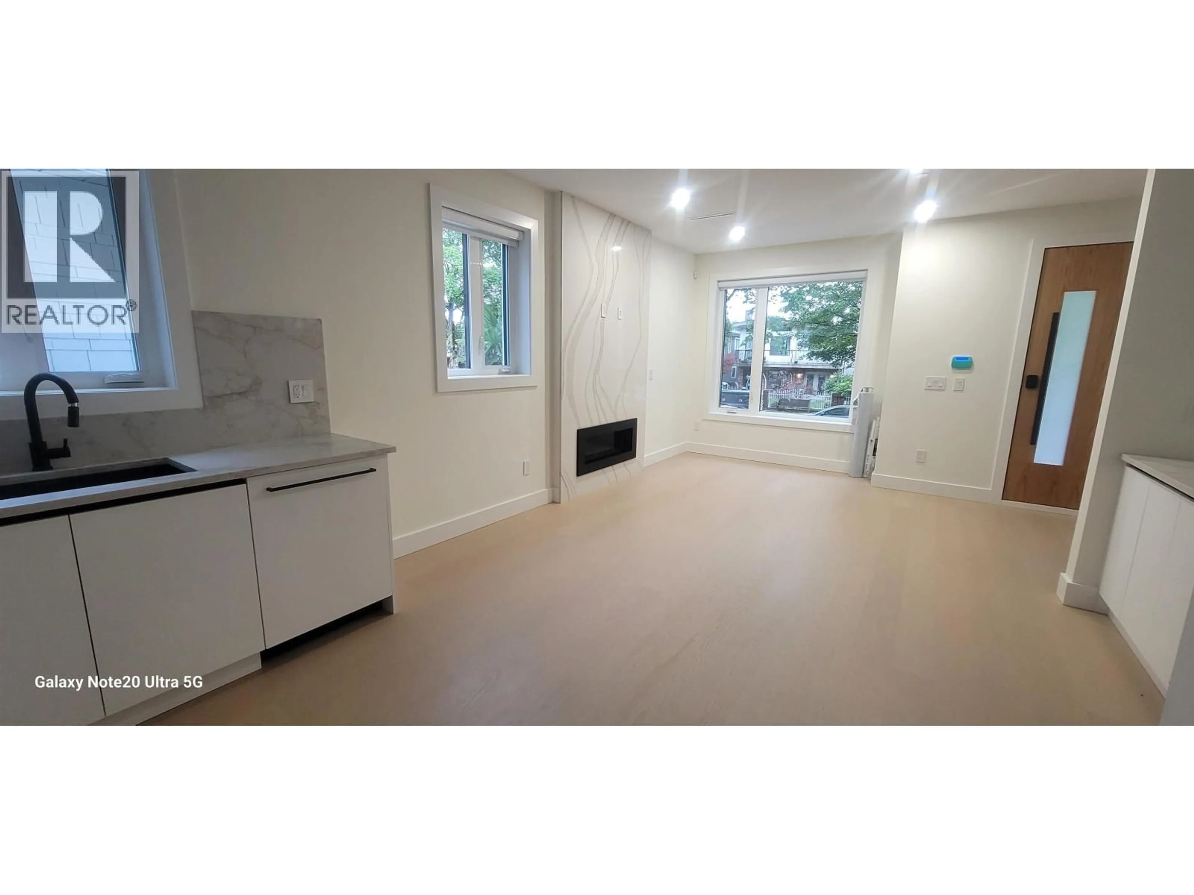 A pic of a room for 2 - 2741 GRANT STREET, Vancouver British Columbia V5K3H1