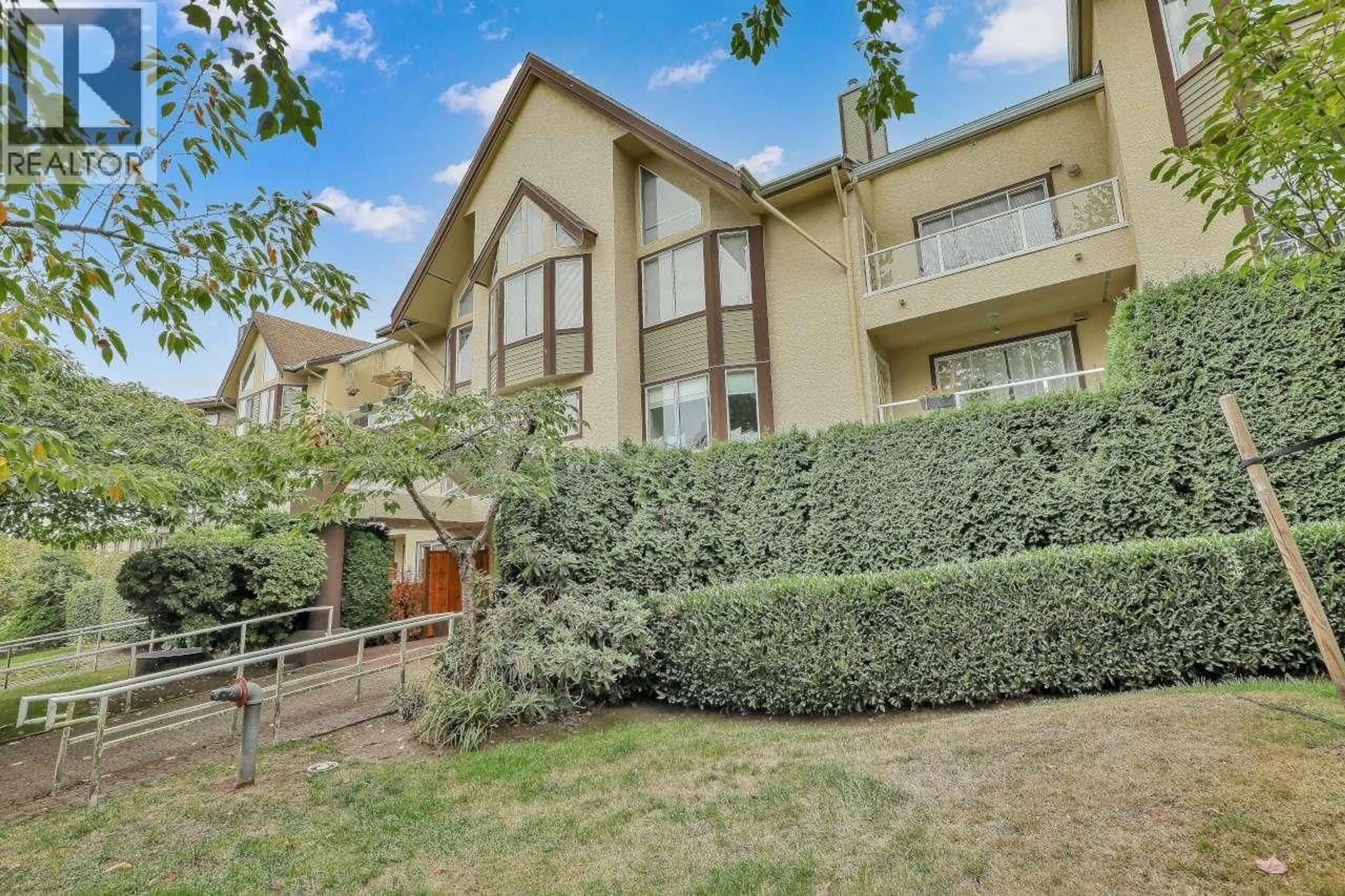 A pic from outside/outdoor area/front of a property/back of a property/a pic from drone, unknown for 112 - 1009 HOWAY STREET, New Westminster British Columbia V3M6R1