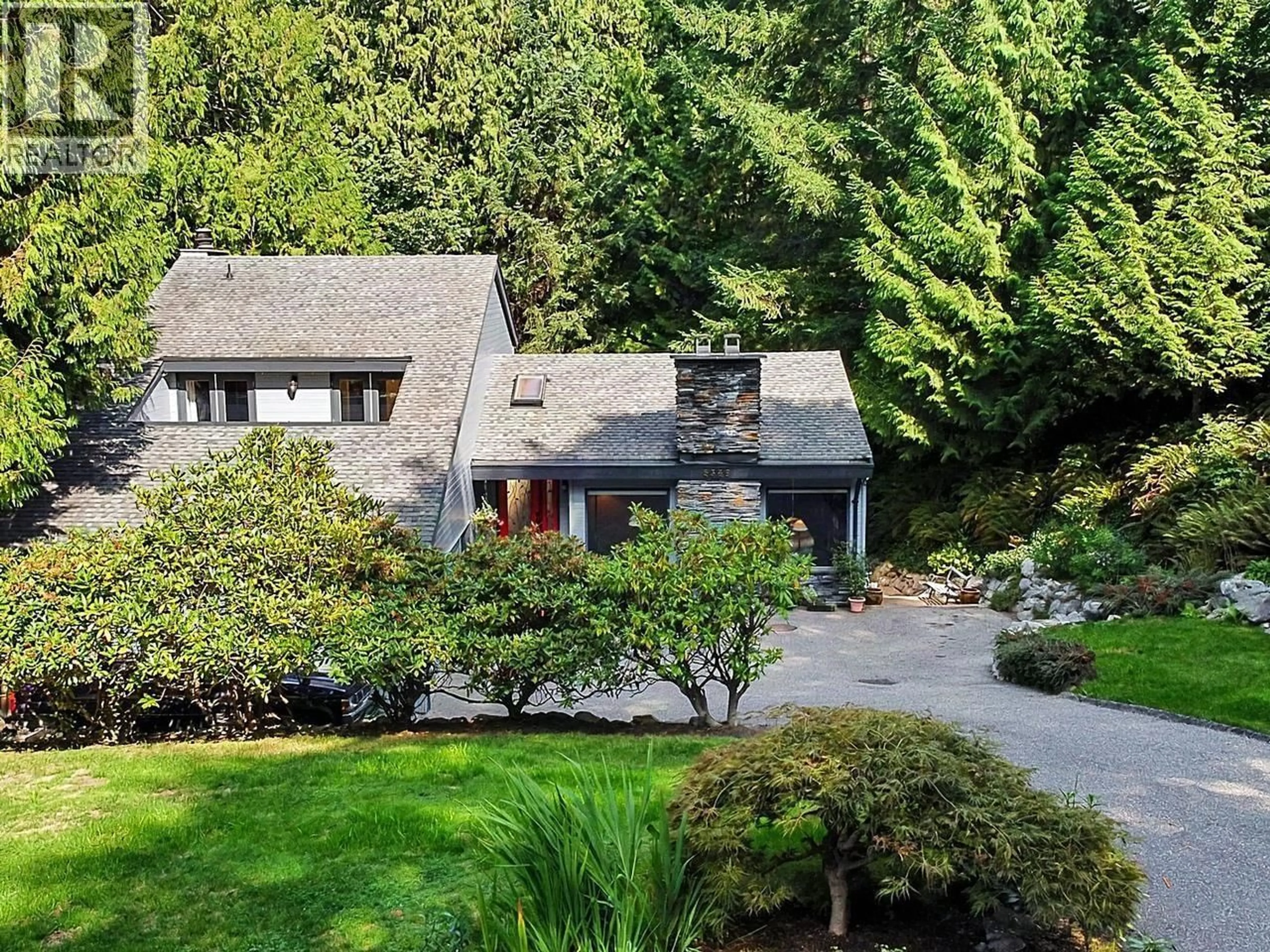 A pic from outside/outdoor area/front of a property/back of a property/a pic from drone, unknown for 8568 BEDORA PLACE, West Vancouver British Columbia V7W2W4